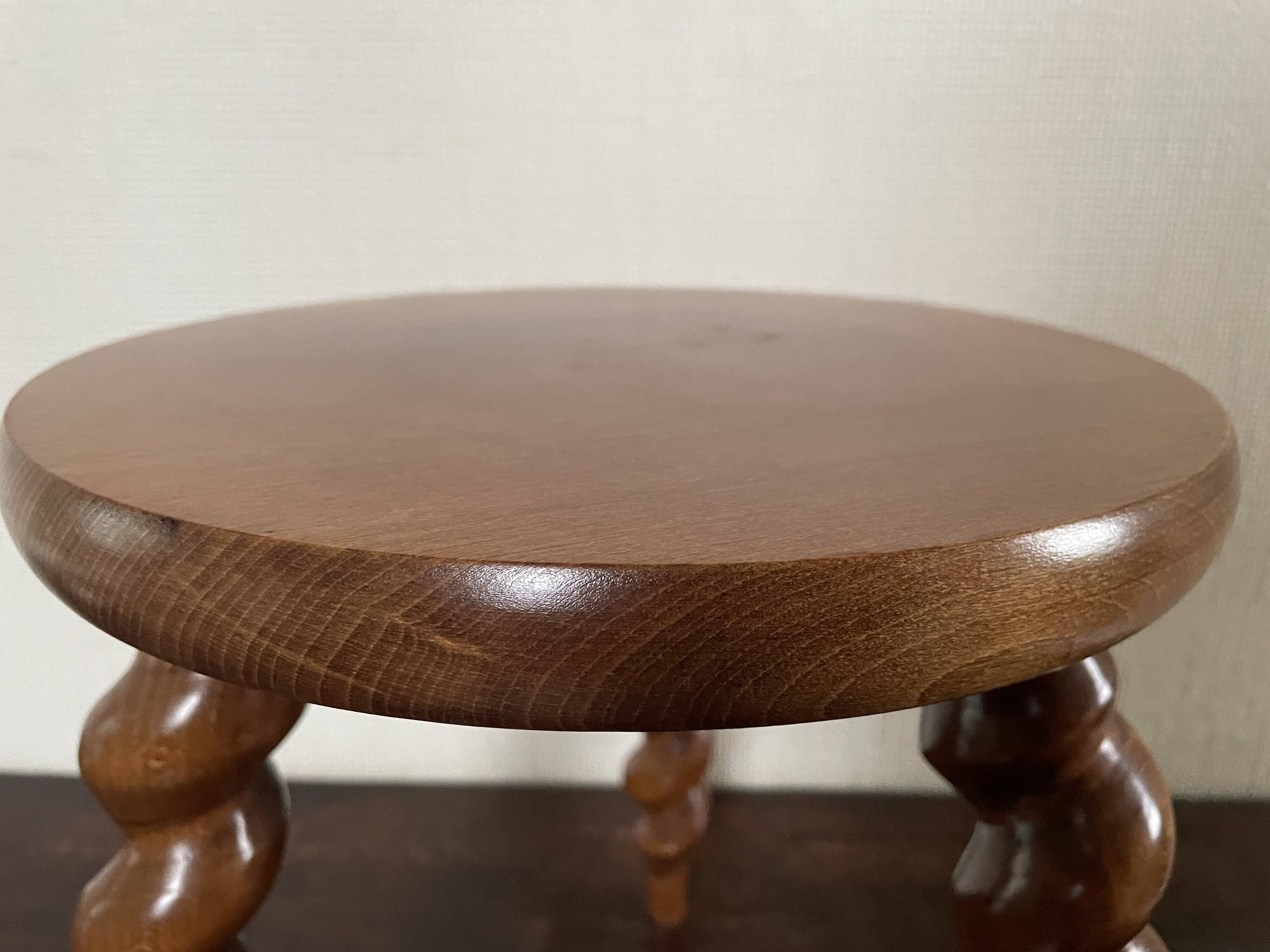 Tabouret tripode