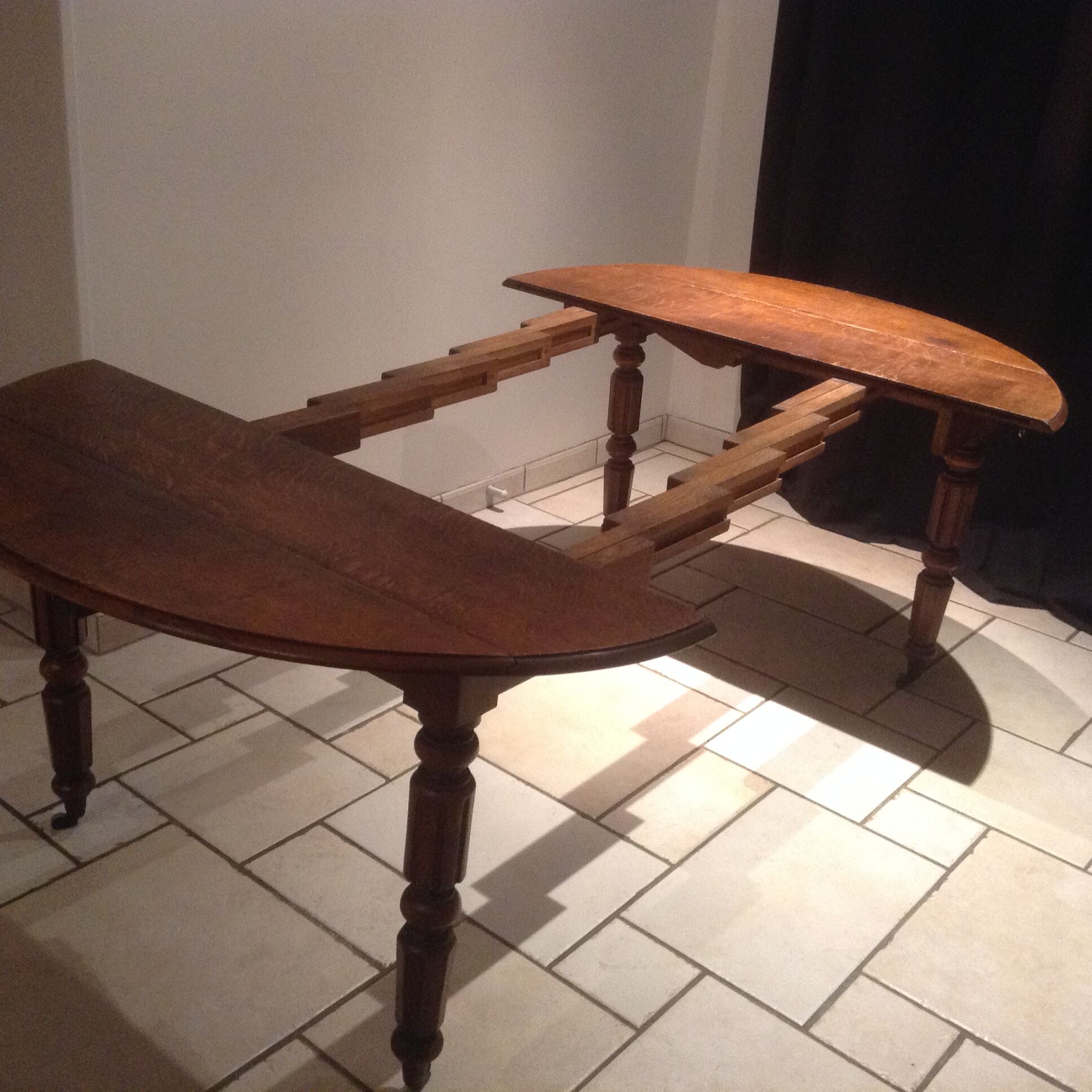 Table ovale en chêne
