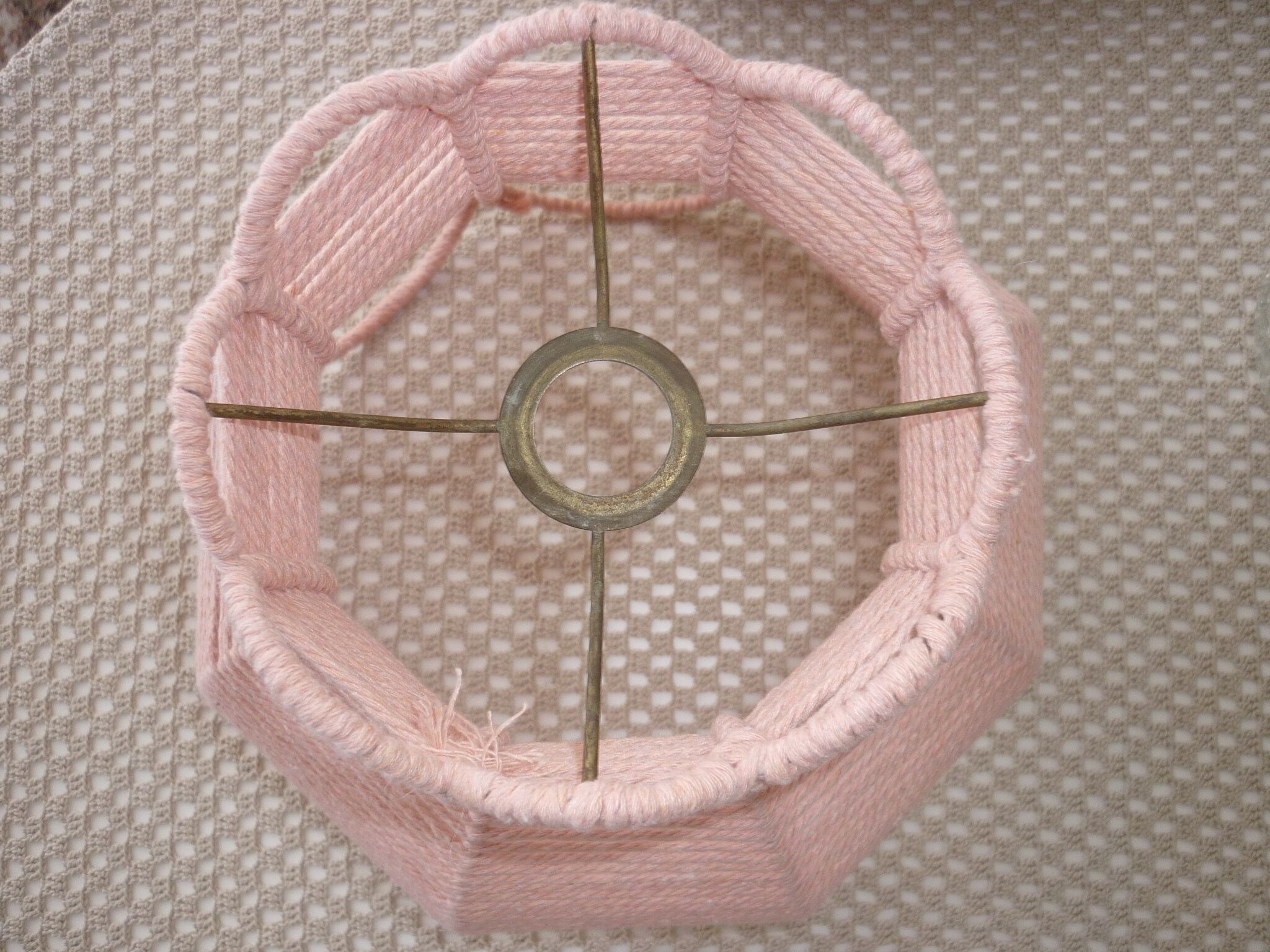 Abat-jour tressé en coton rosé