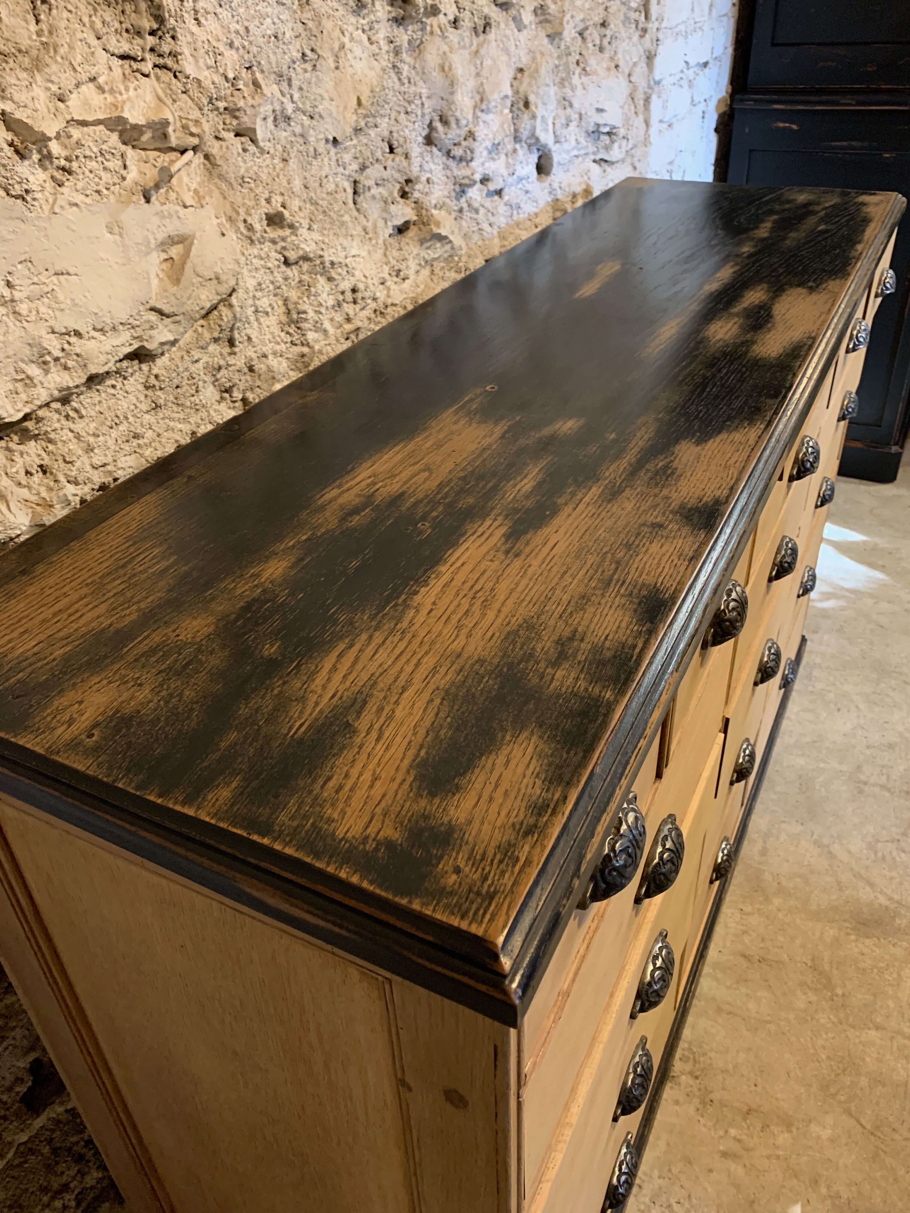 Meuble de métier 17 tiroirs en chêne