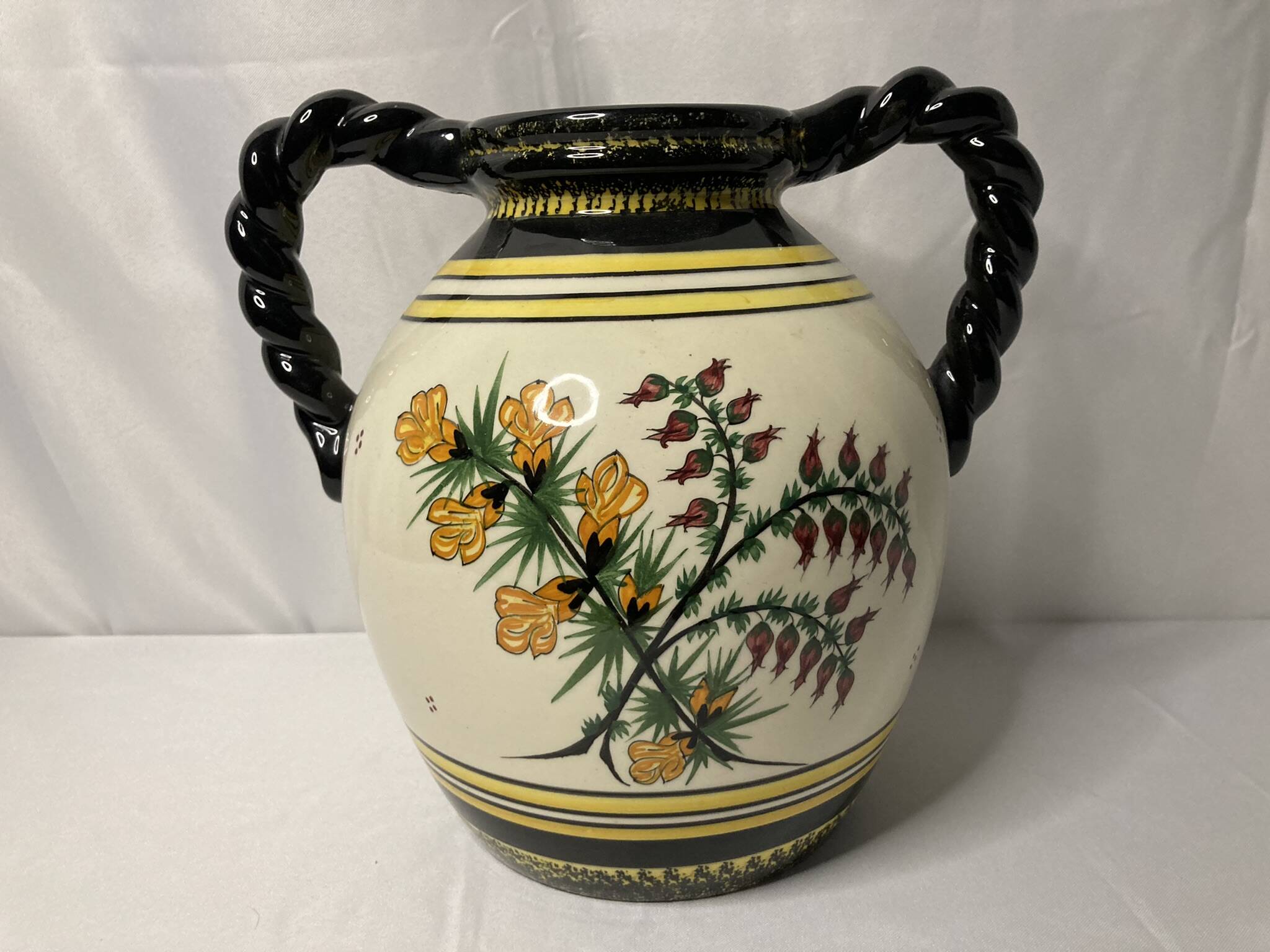 Quimper henriot, pot-bellied vase with twisted handles 1959