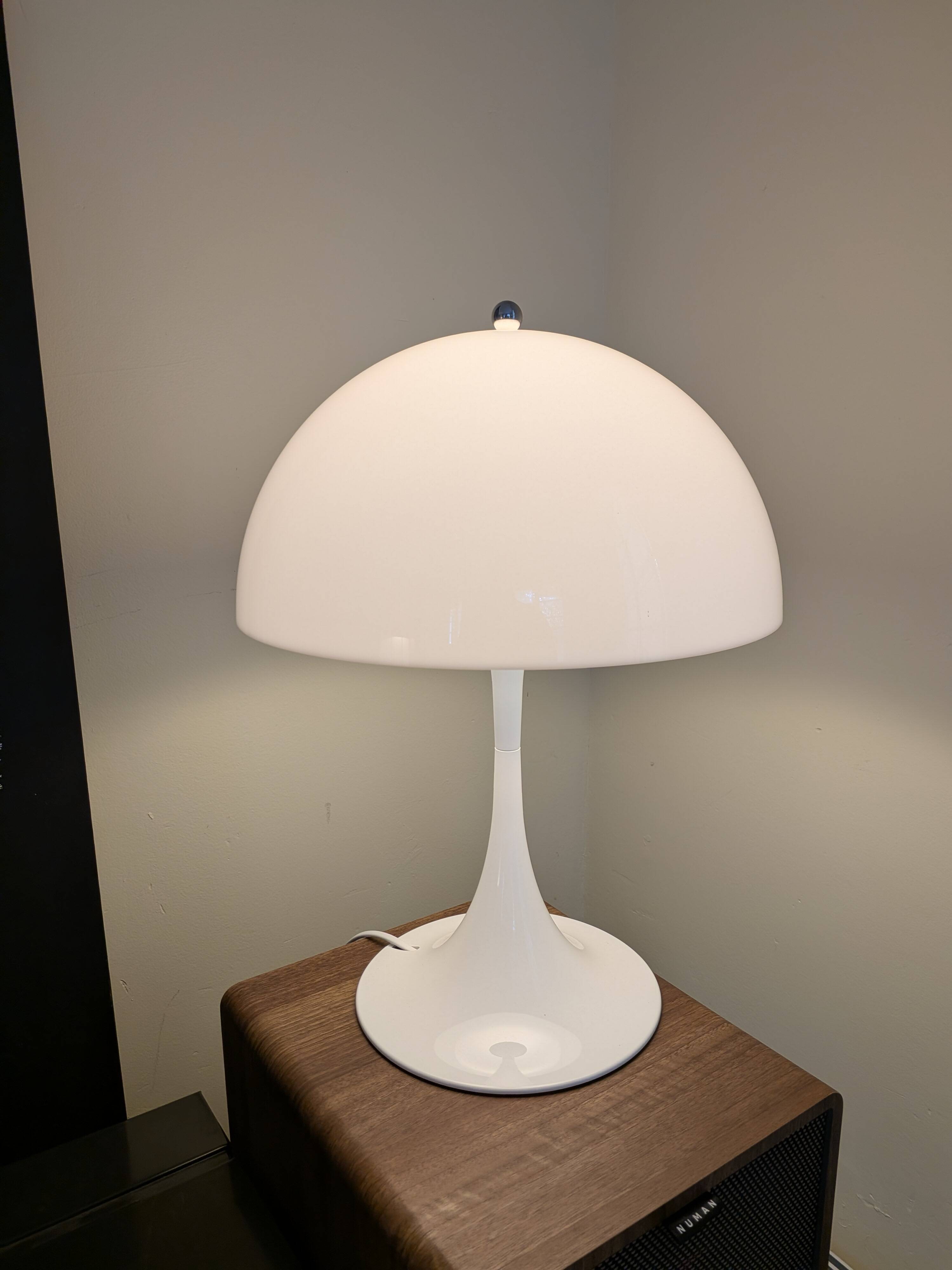 Lampe de table panthella 320 louis poulsen
