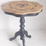Turntable pedestal table