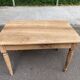 Petite table de ferme compacte 108x70cm décapée style campagne chic