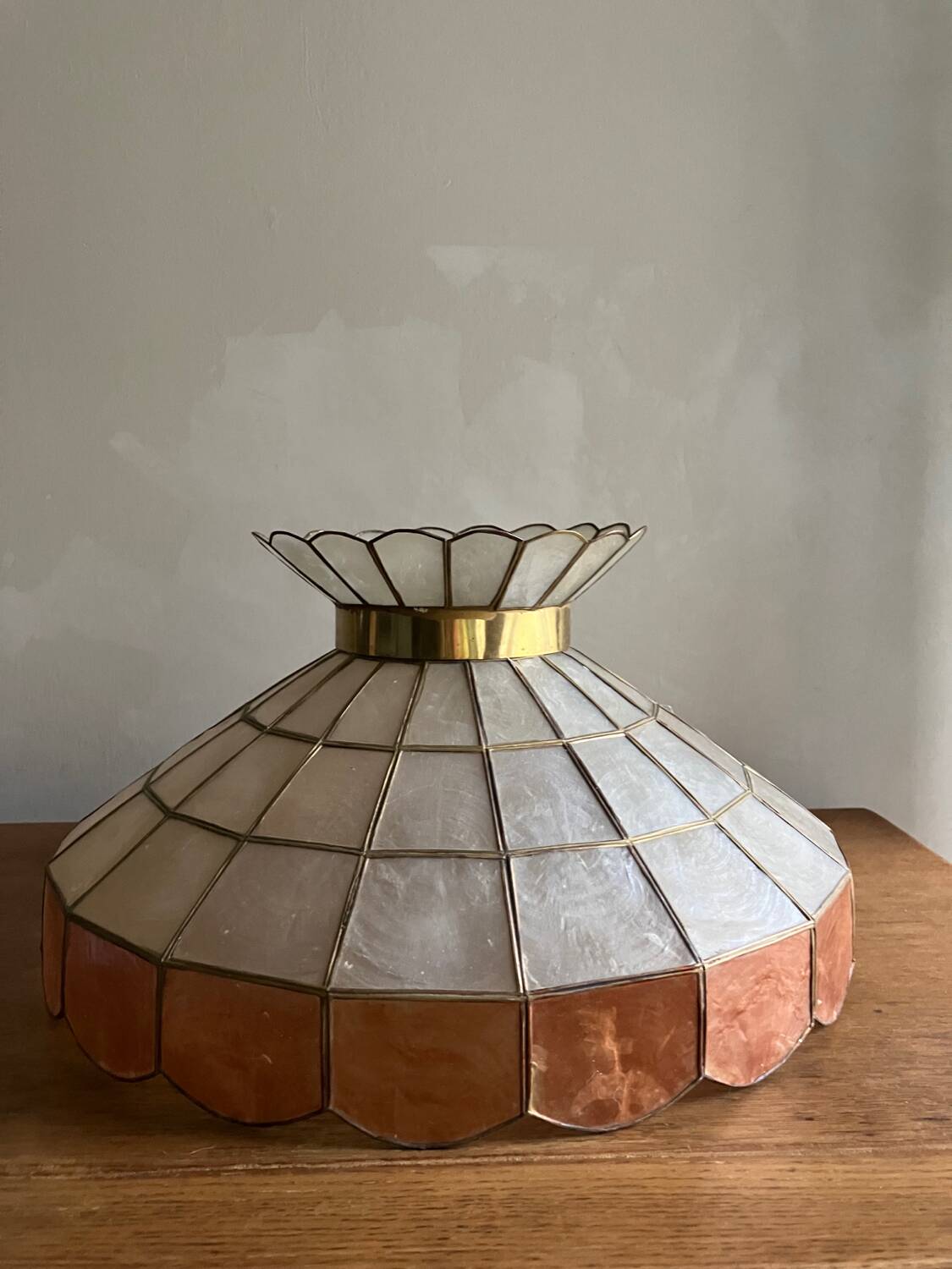 Vintage mother-of-pearl pendant light