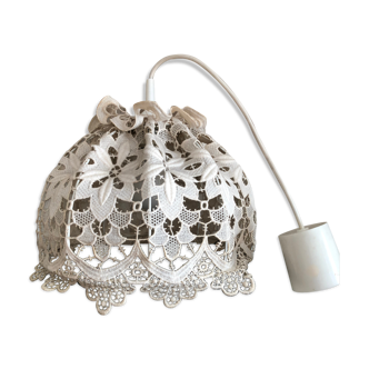 Lace suspension
