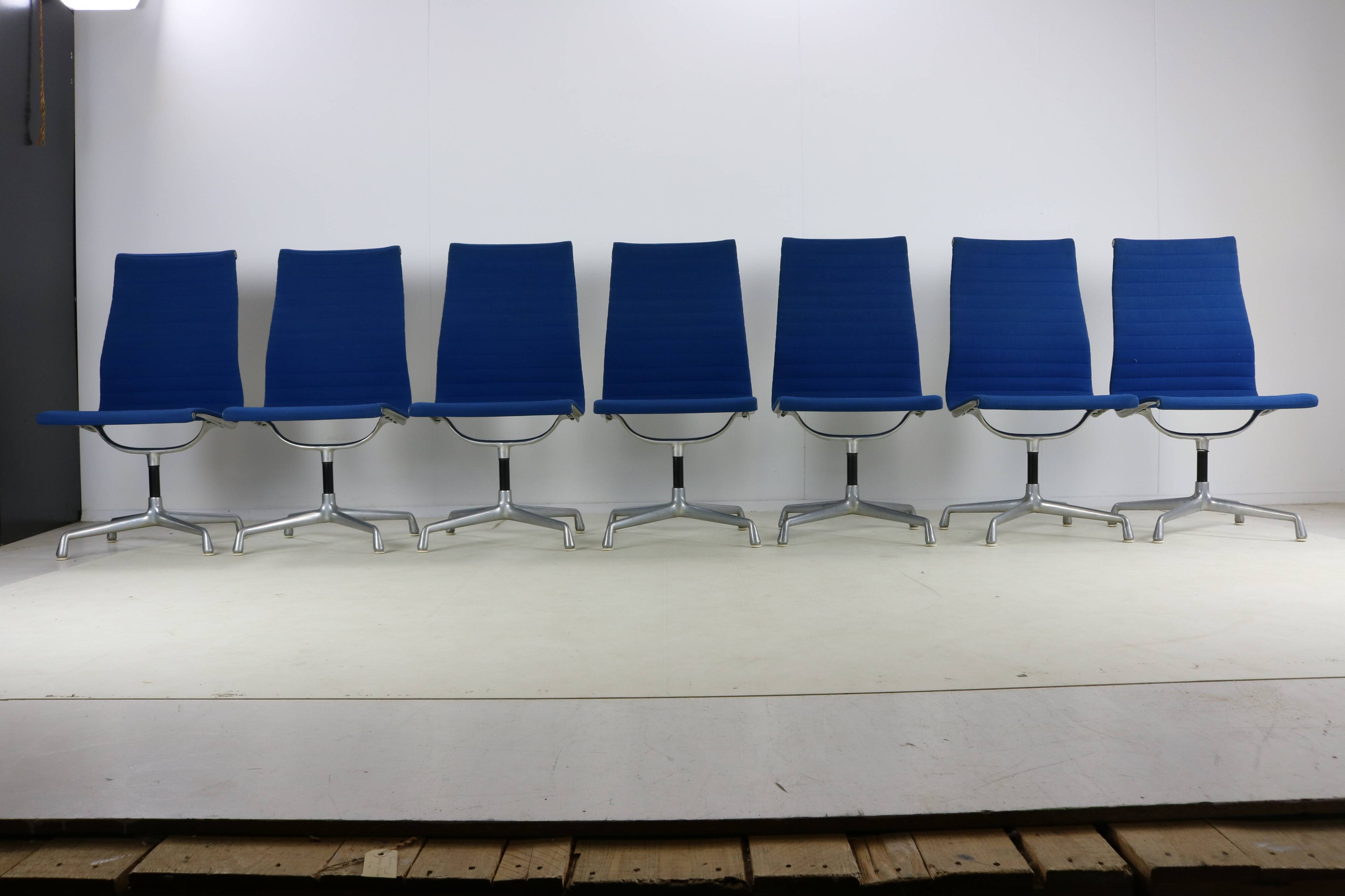 Set of seven office chairs by Charles Eames for Herman Miller Usa design