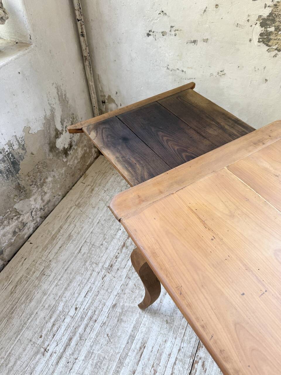 Table campagne provençale style Louis XV merisier