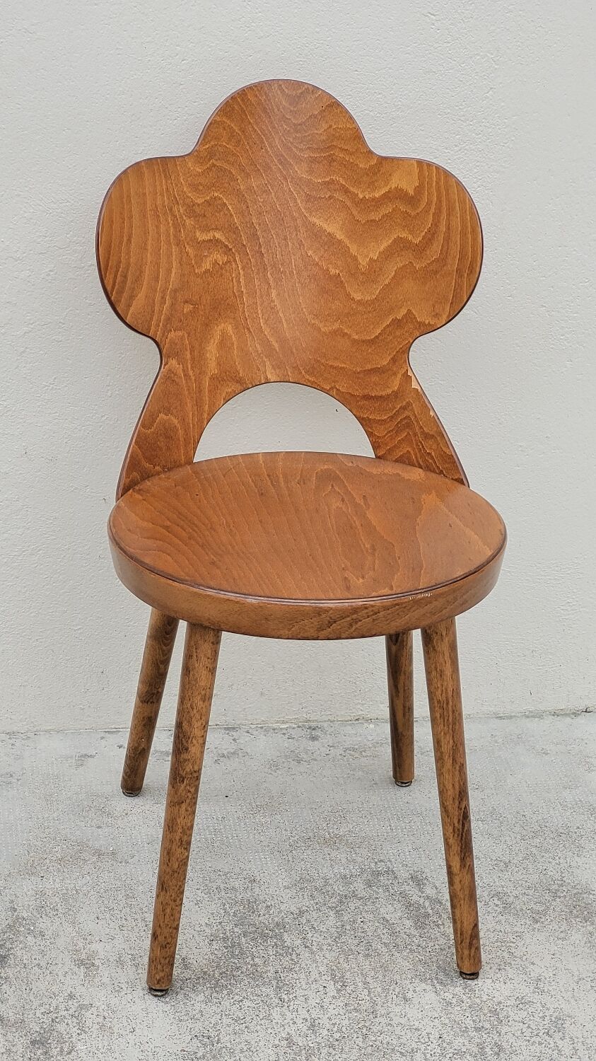 Chaise de bistrot baumann modèle Trèfle 1950