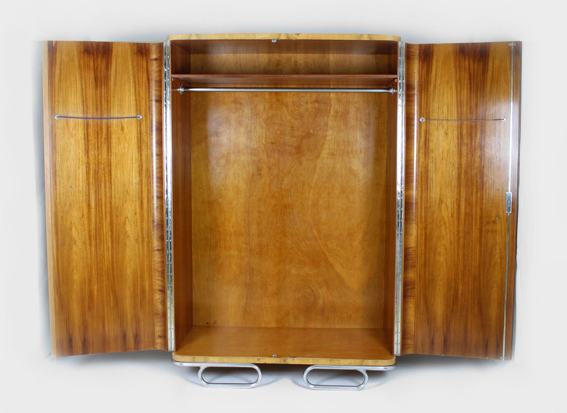 Bauhaus chromed tubular steel wardrobe, 1930s