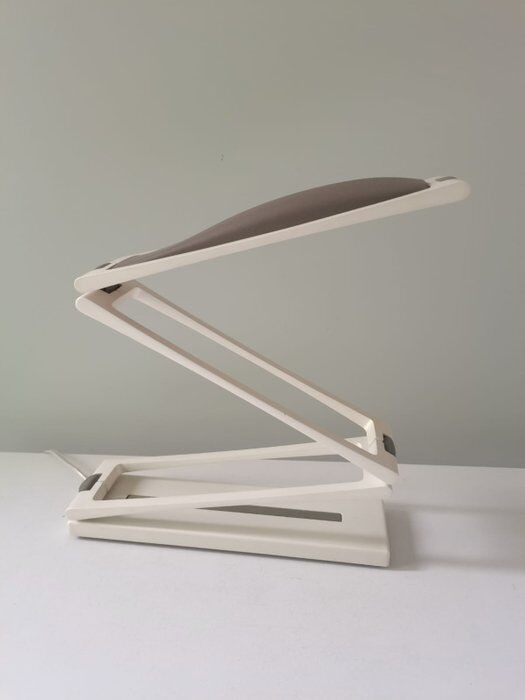 Italian desk lamp "Chain" by Ilaria Marelli for Nemo