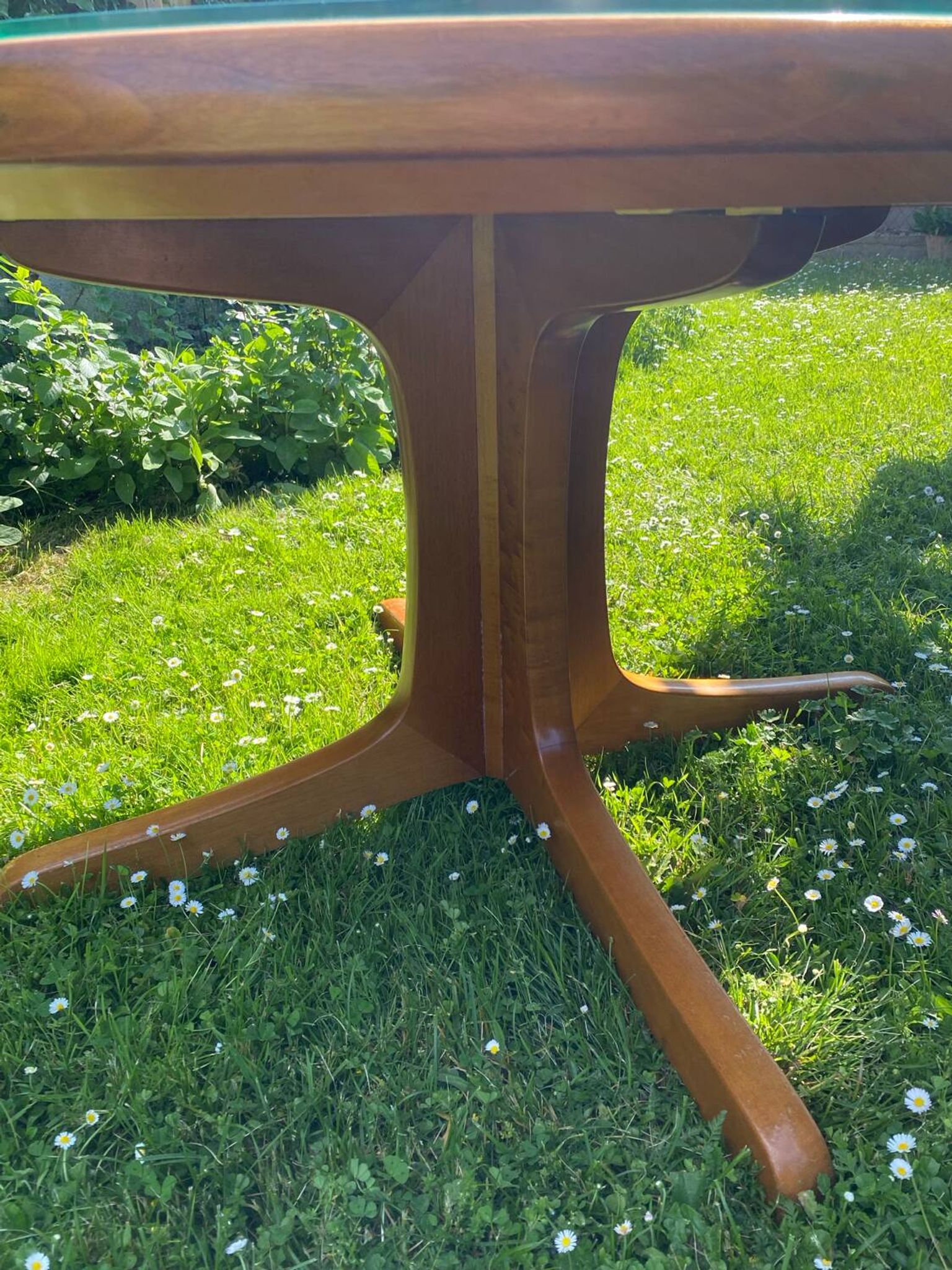 Baumann Scandinavian style 60s round table