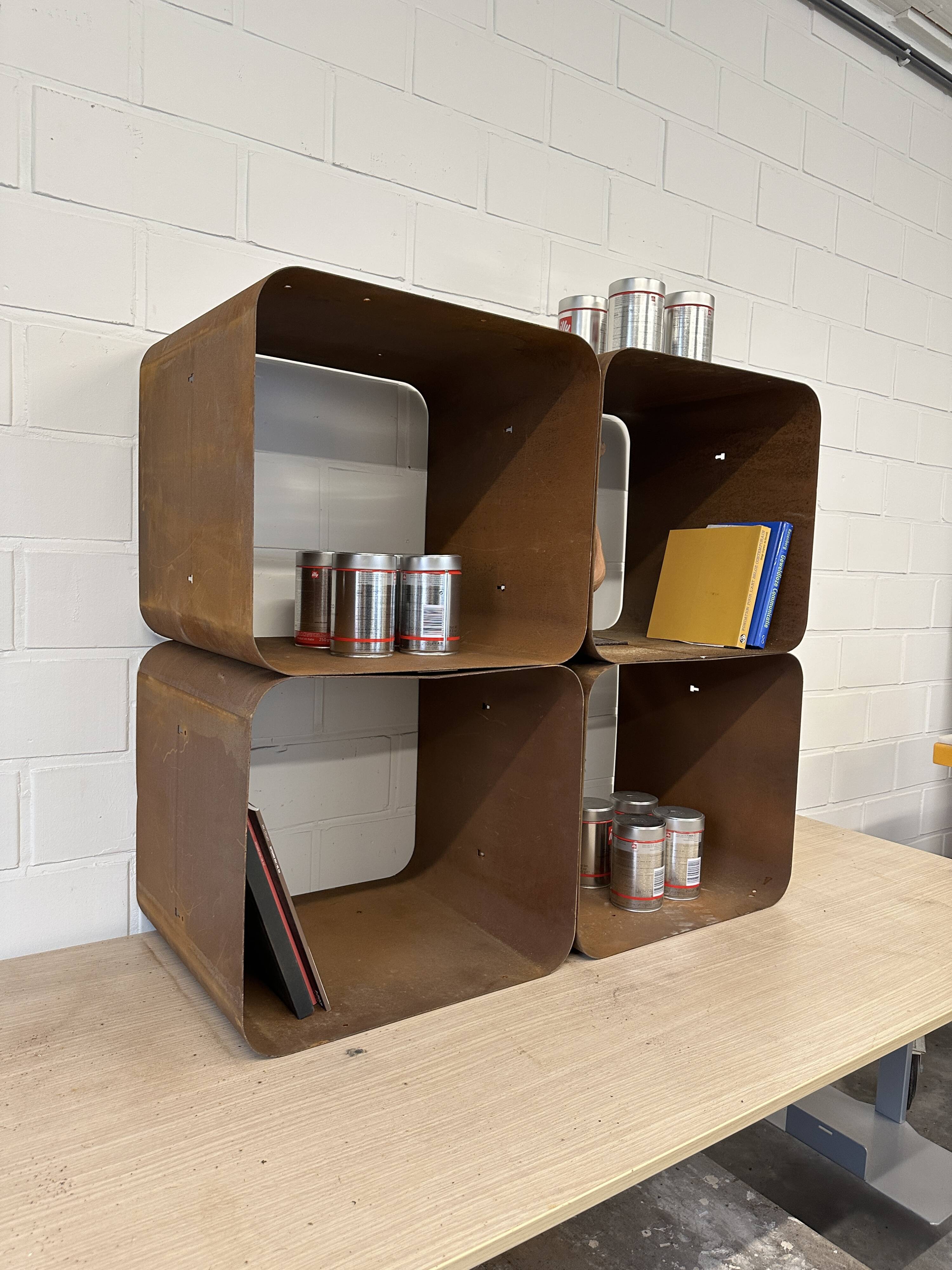 Space Cortensteel Shelf 1970