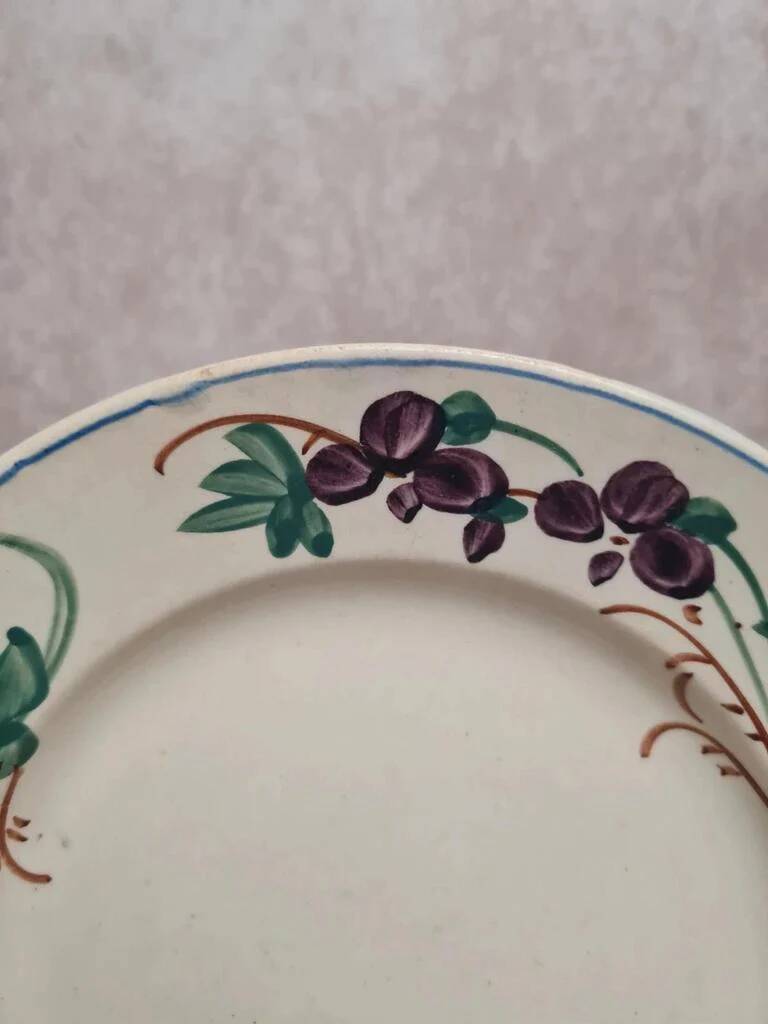 Old Gien plate with purple floral decoration, ironstone, country style.