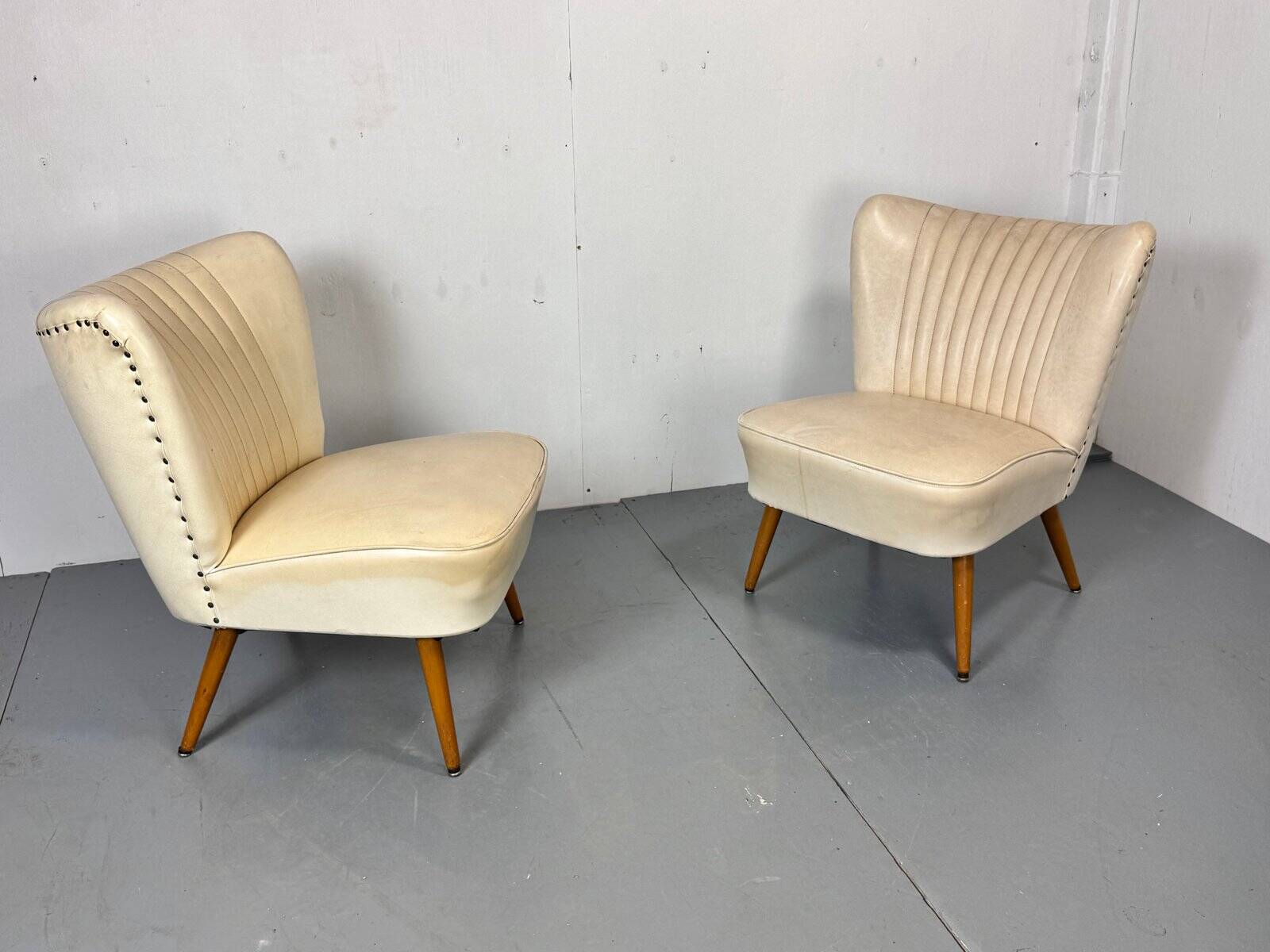 Vintage Artifort cocktail lounge chairs, 1950s, set of 2.