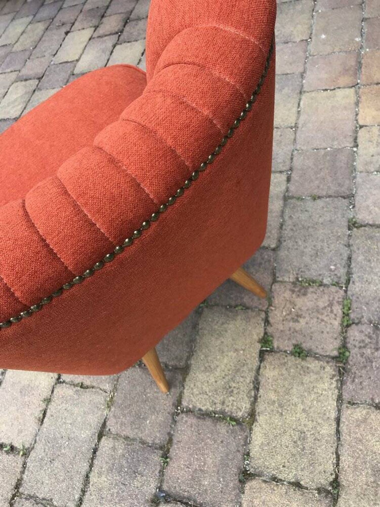 Set of 2 purple cocktail chairs in solid beech, Mid-Century style from the 1960s.