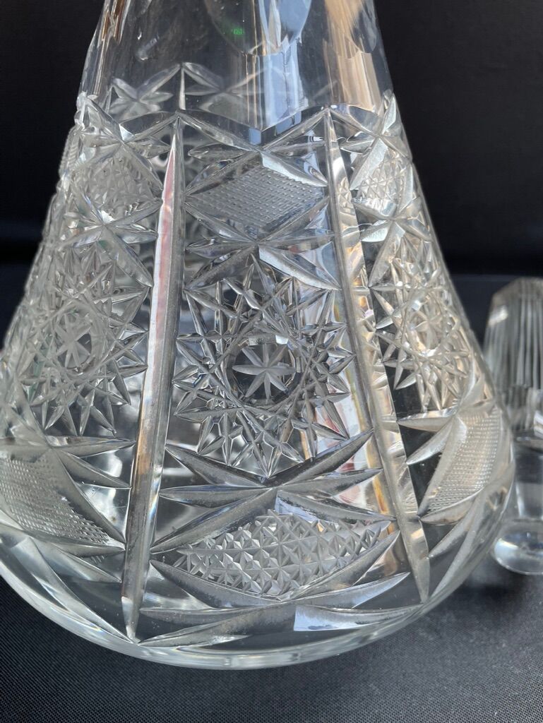 Carafe en cristal soufflé et taillé