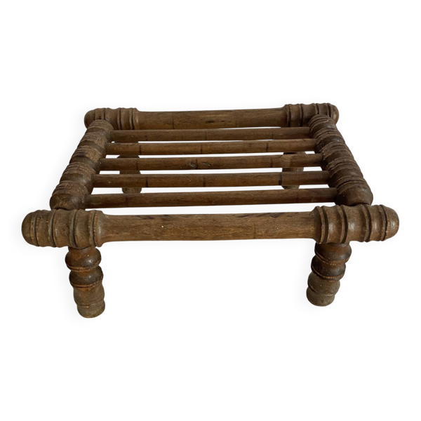 Tabouret bas ancien en bois tourné