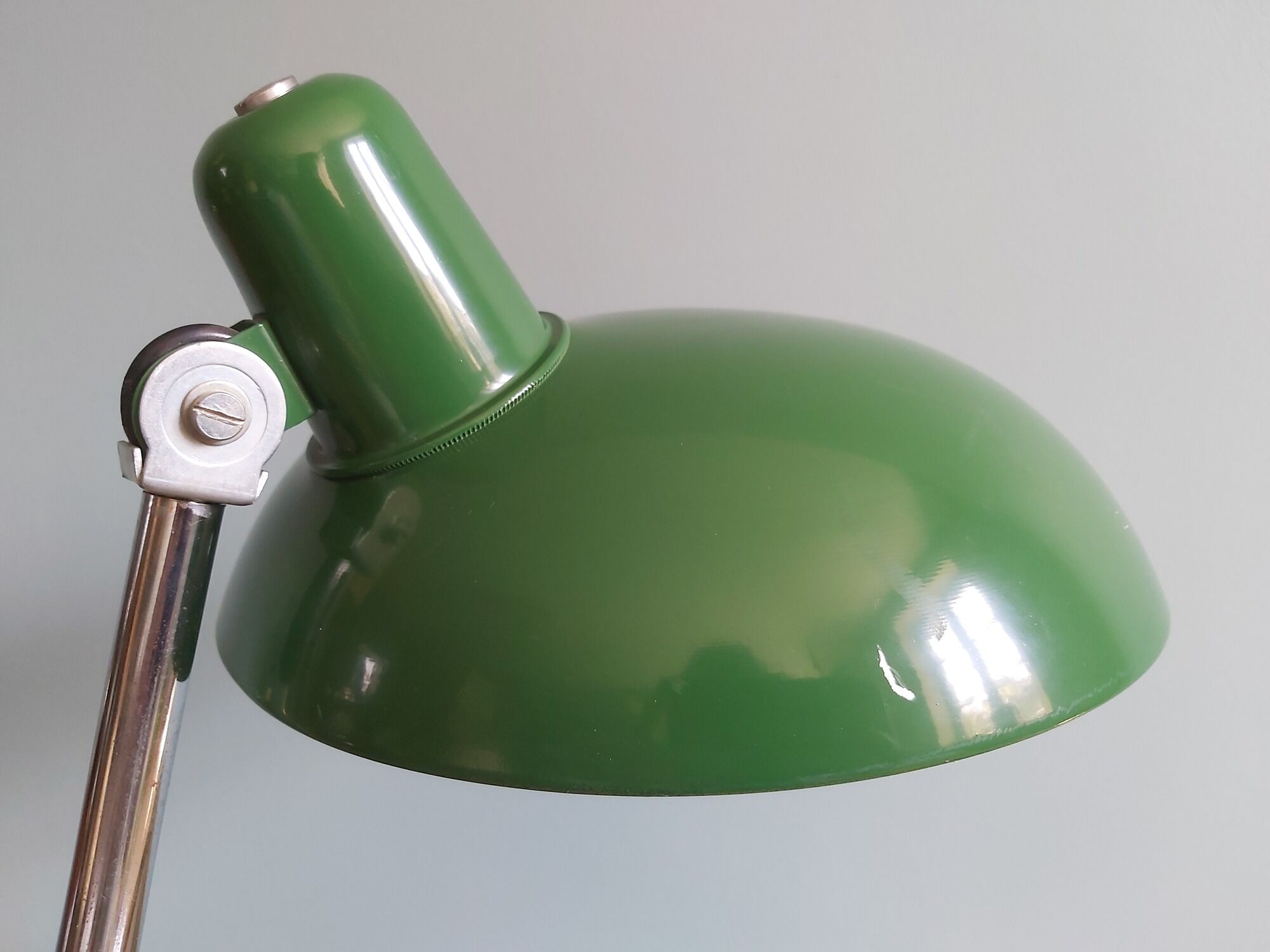 Large vintage desk lamp (50cm) in green lacquered metal, 70s