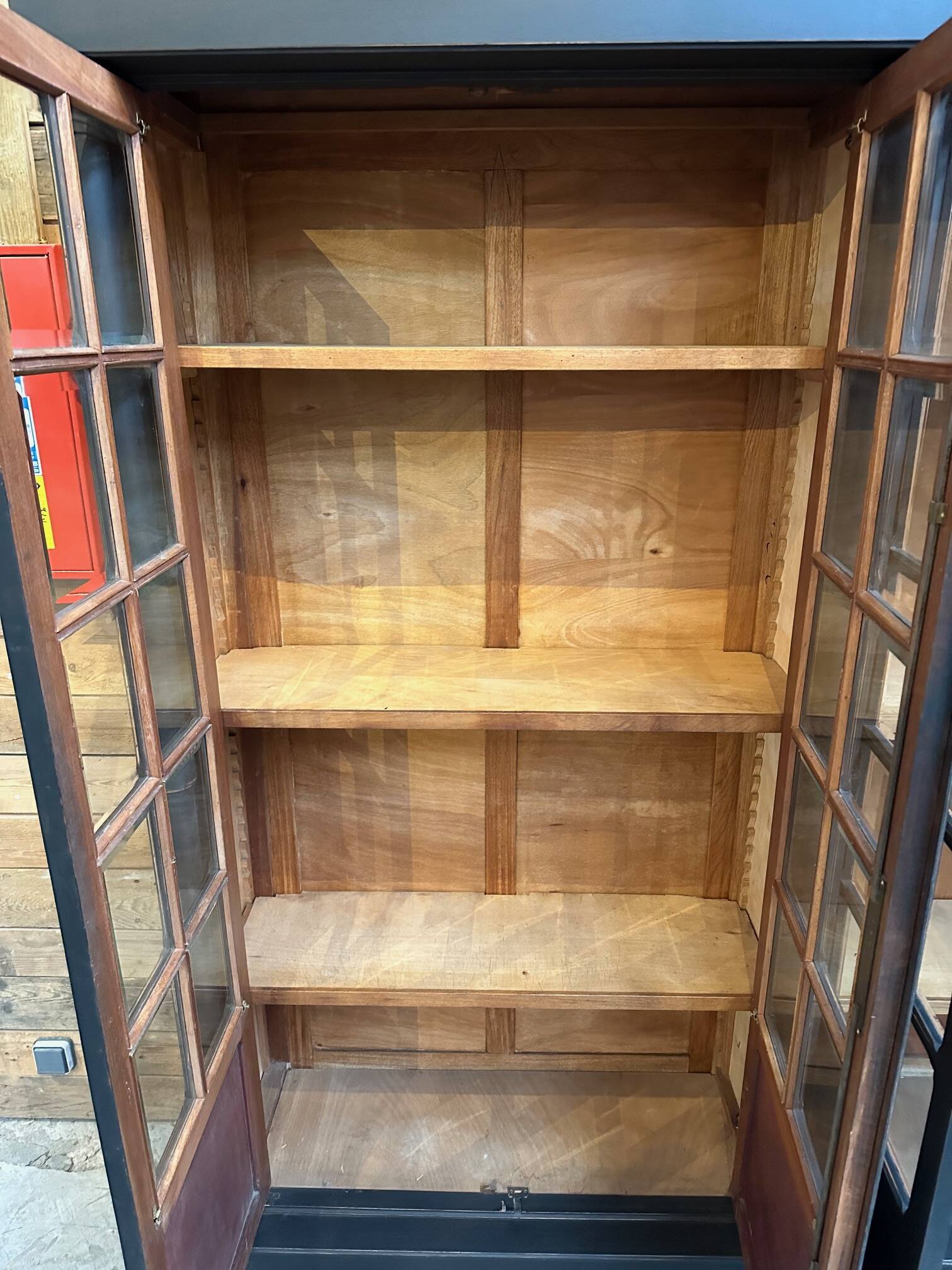 Immense vitrine de magasin début XXème