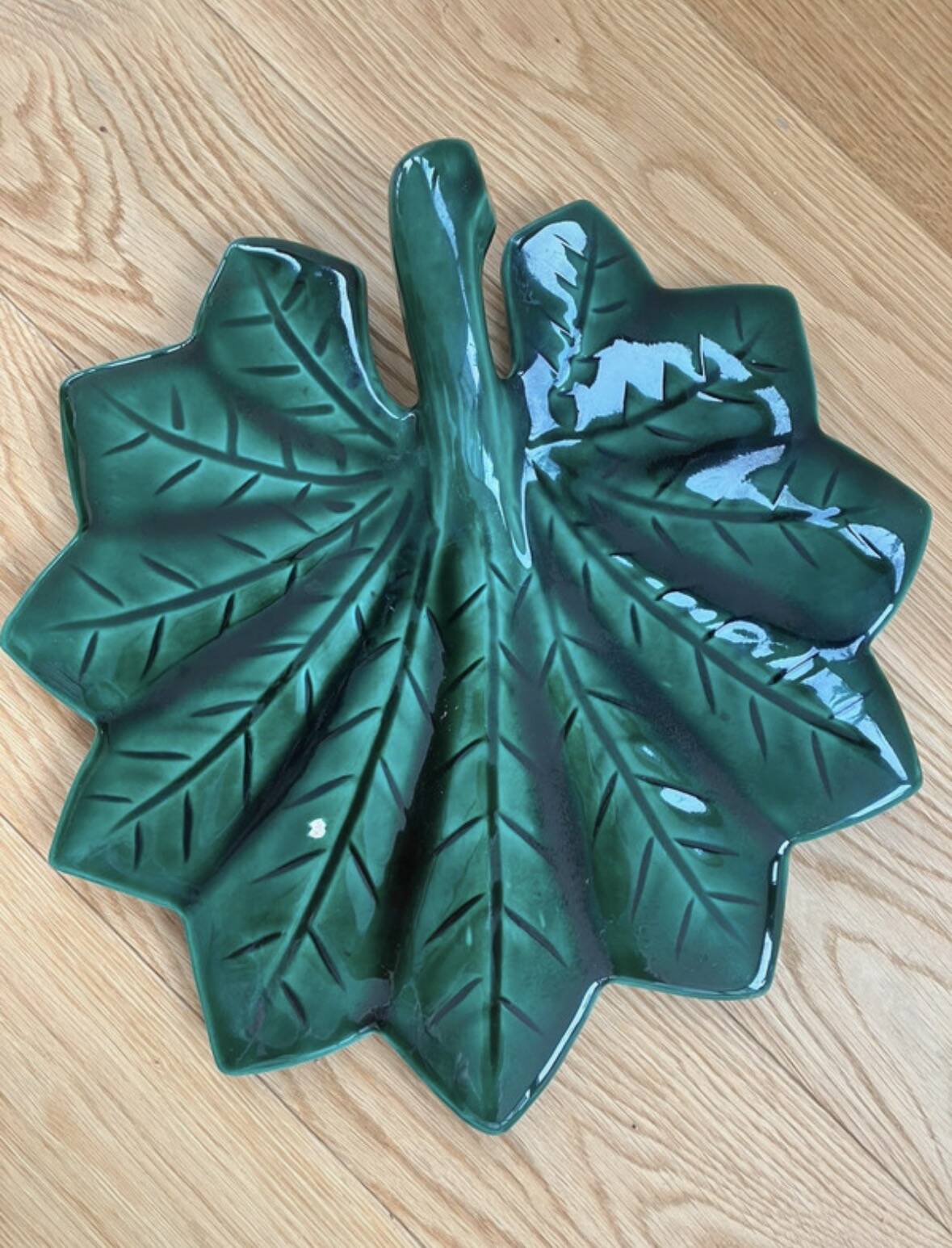 Green leaf service platter Vallauris style