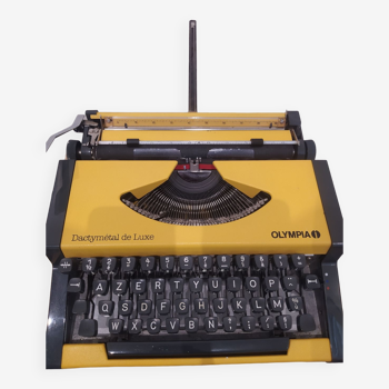Machine à écrire vintage Olympia