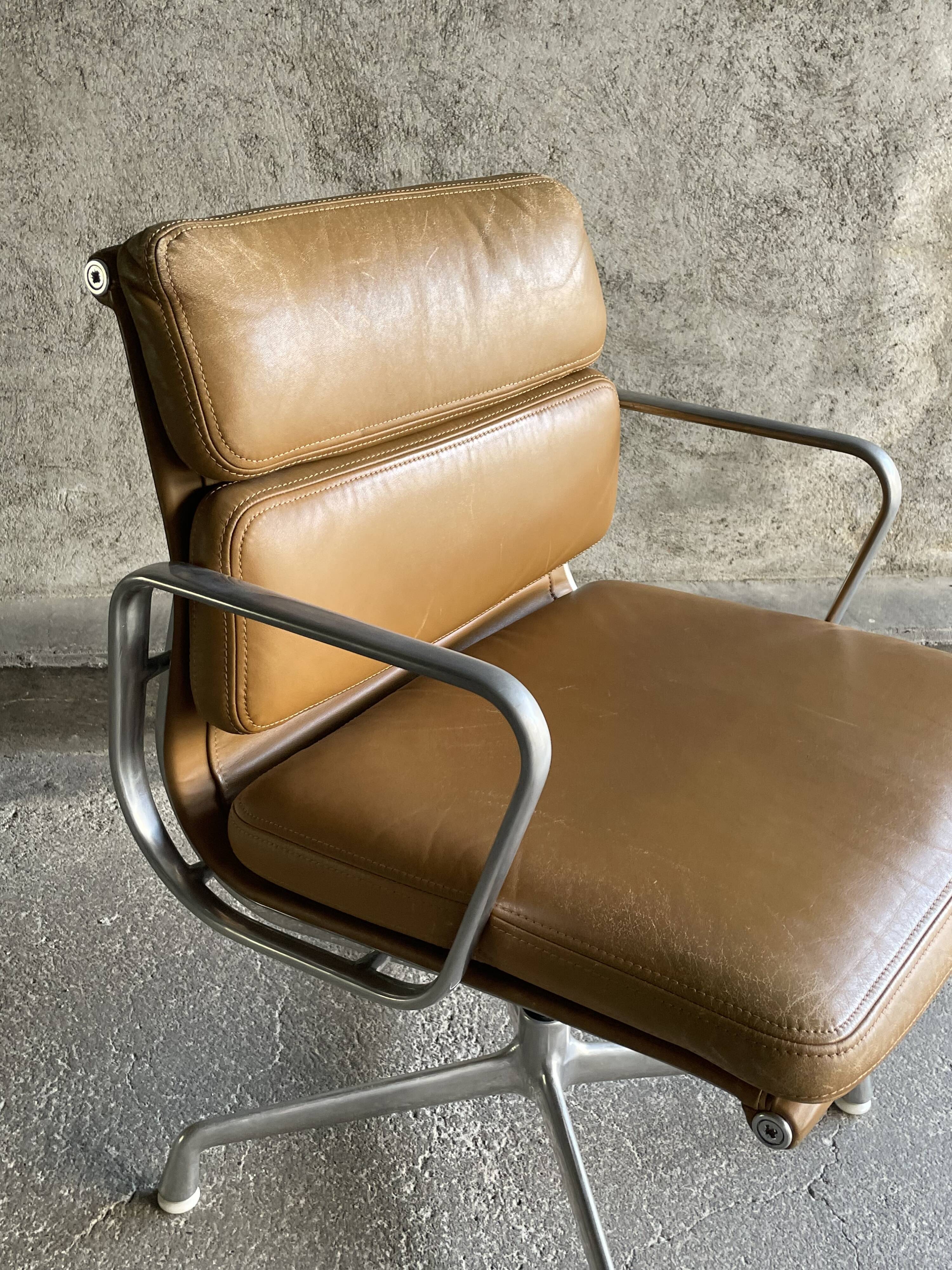 EA 208 camel leather armchair by Charles Eames for Herman miller