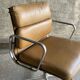 Fauteuil en cuir camel EA 208 par Charles Eames pour Herman miller