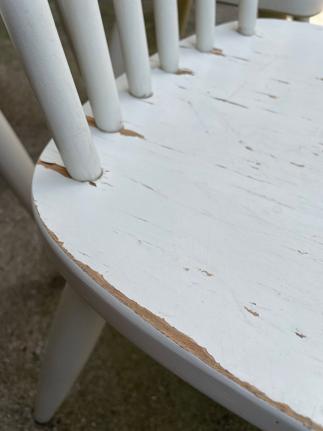 Series of 4 vintage solid wood chairs Scandinavian style