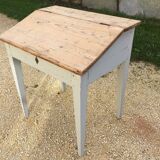 Petit bureau de pente ancien en sapin