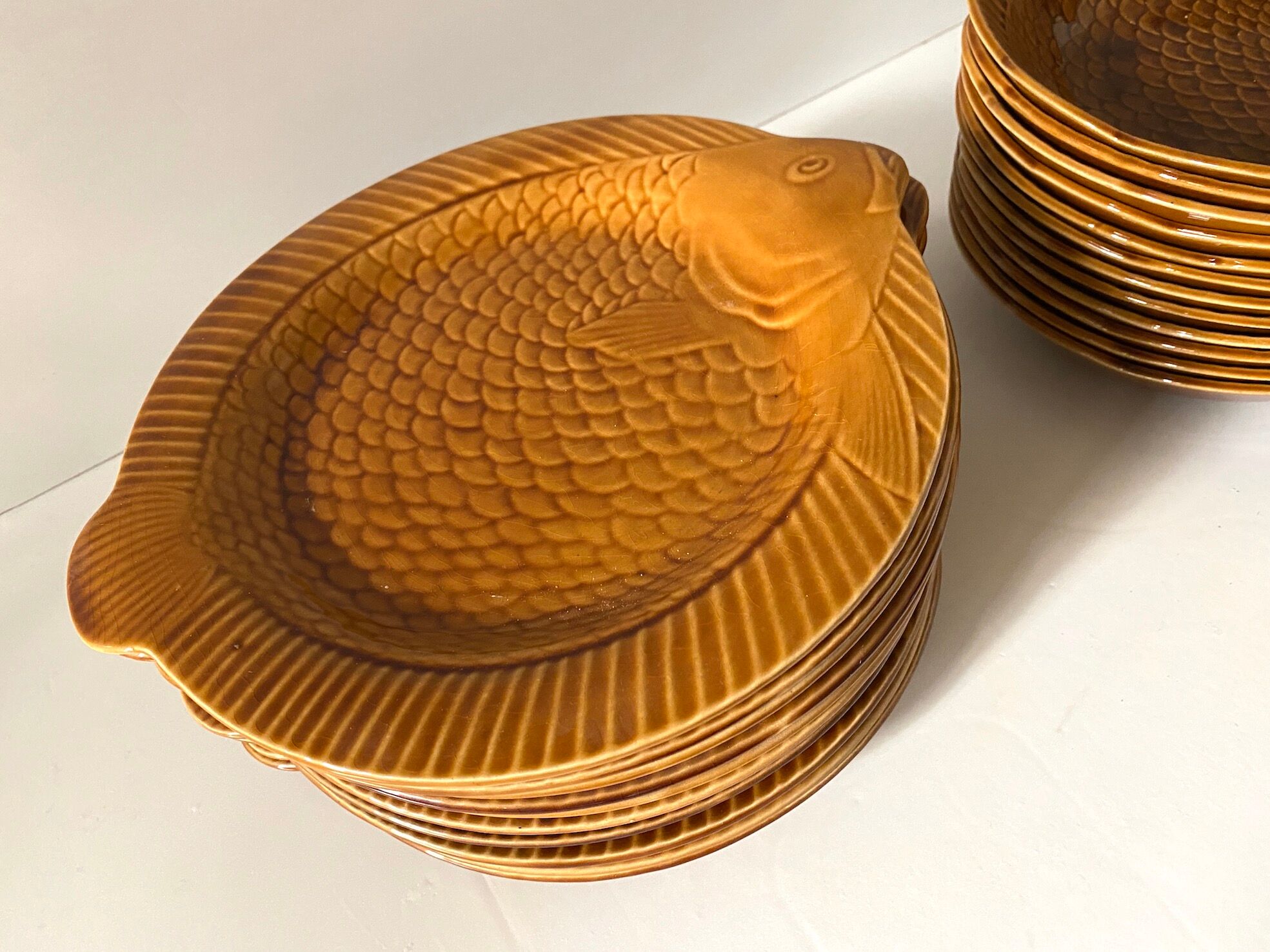 Fish service Sarreguemines vintage honey, 22 plates in total, hollow and flat