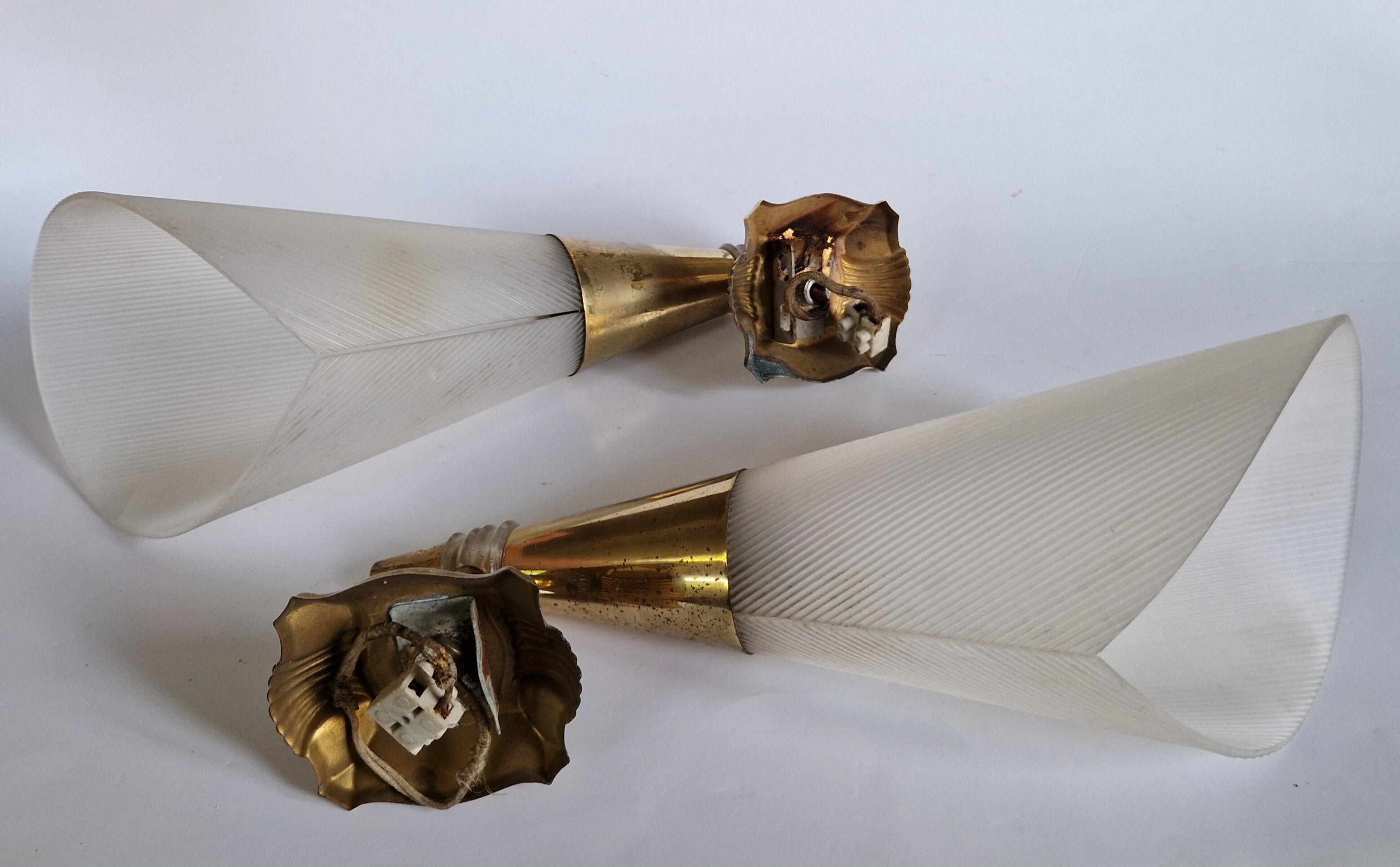 Appliques laiton et plexiglas style Maison Lunel