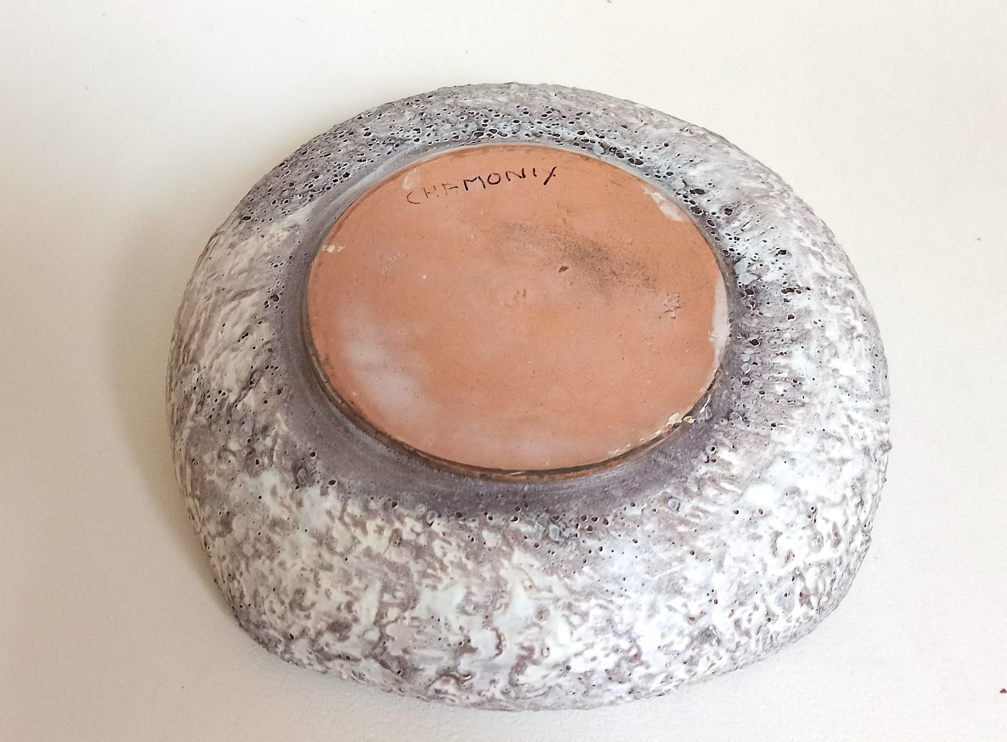 Vide poche en céramique motifs rupestres années 60