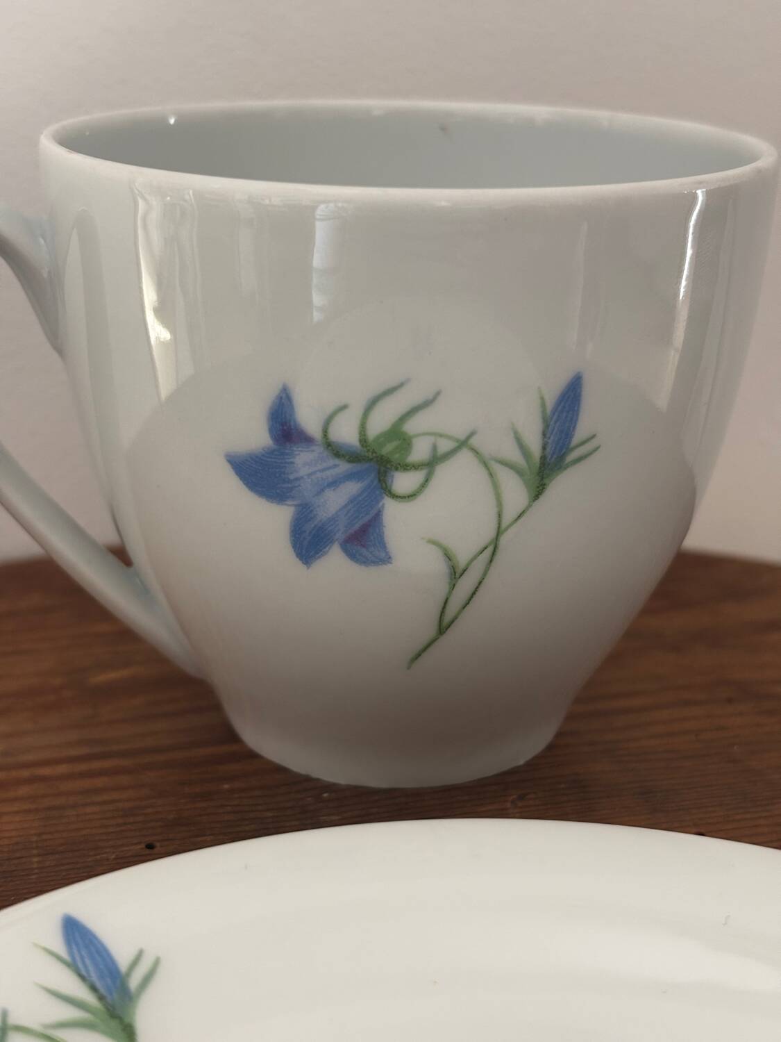 Superb cup and saucer with blue flowers, Limoges porcelain, monkey