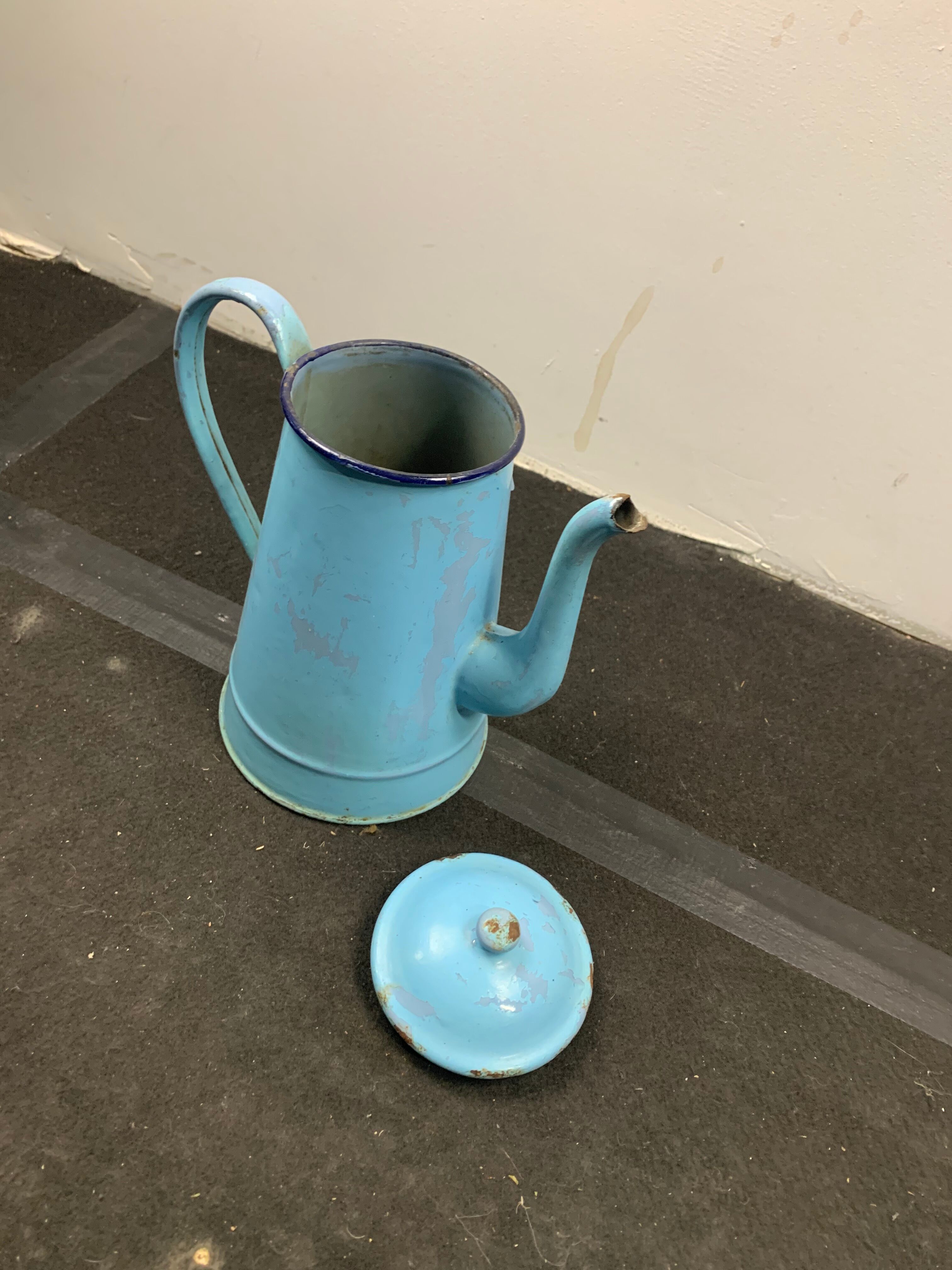 Enamelled coffee maker