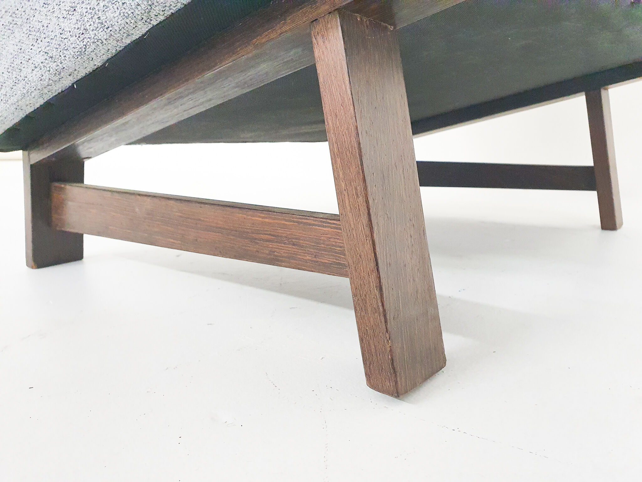 Set of two Dutch design lounge chairs with wenge feet