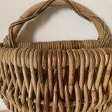 Wall basket