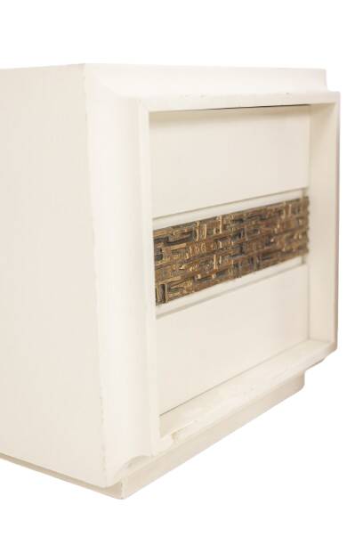 Luciano Frigerio. Pair of lacquered wood and bronze bedside tables. 1970s.