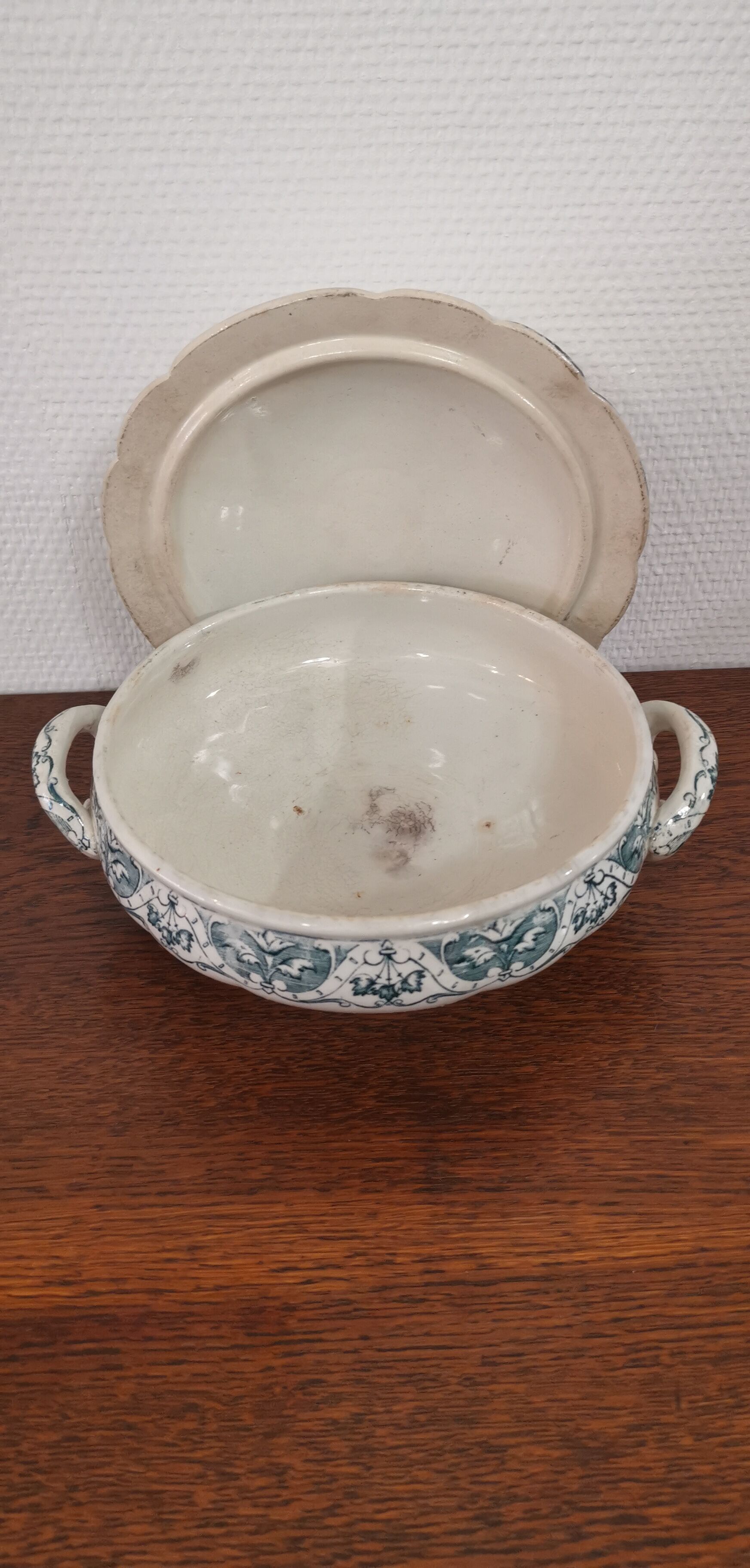 White Iron Earth tureen with green patterns