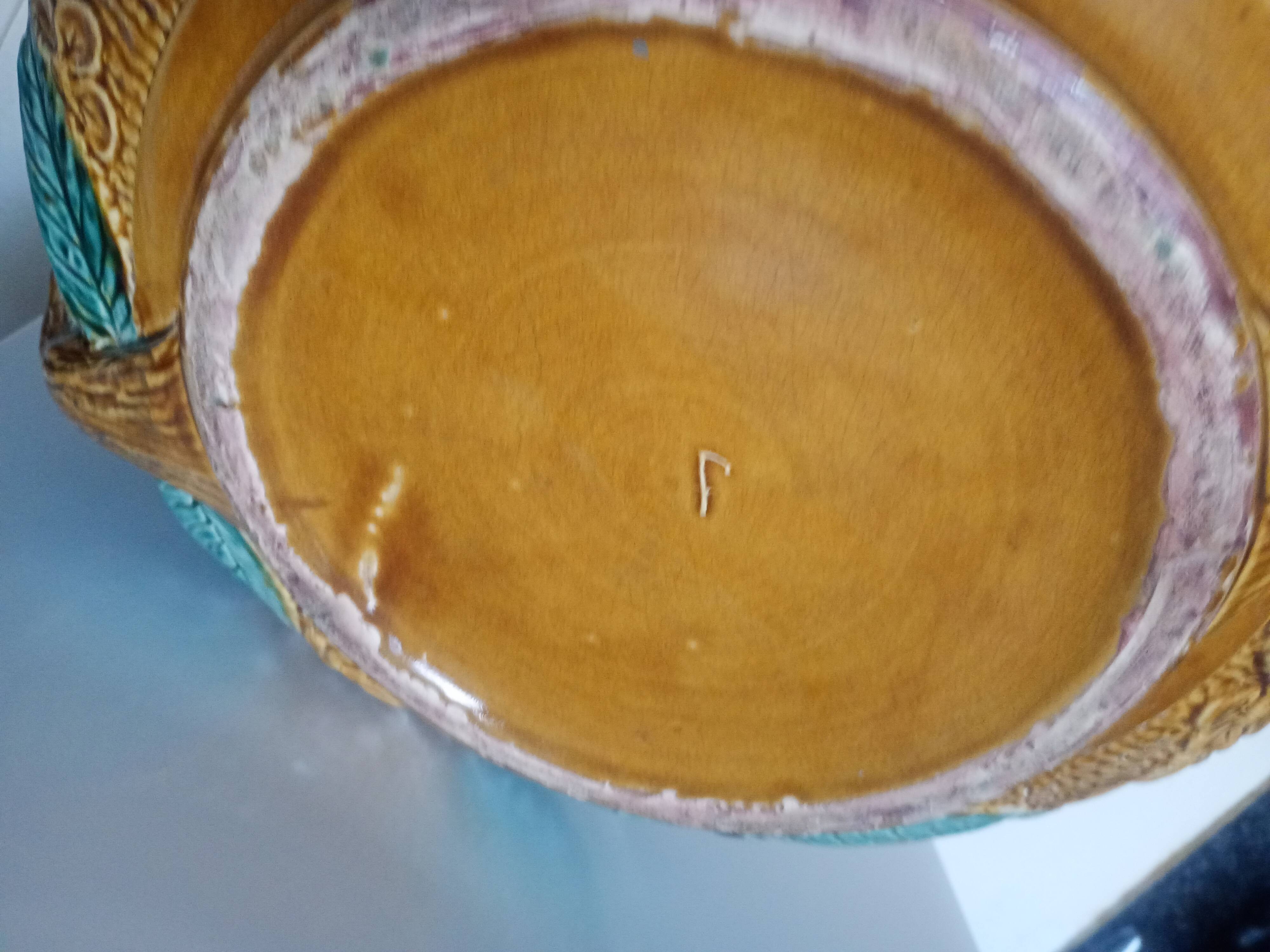 Large cache-pot or planter with chestnut flowers - Barbotine