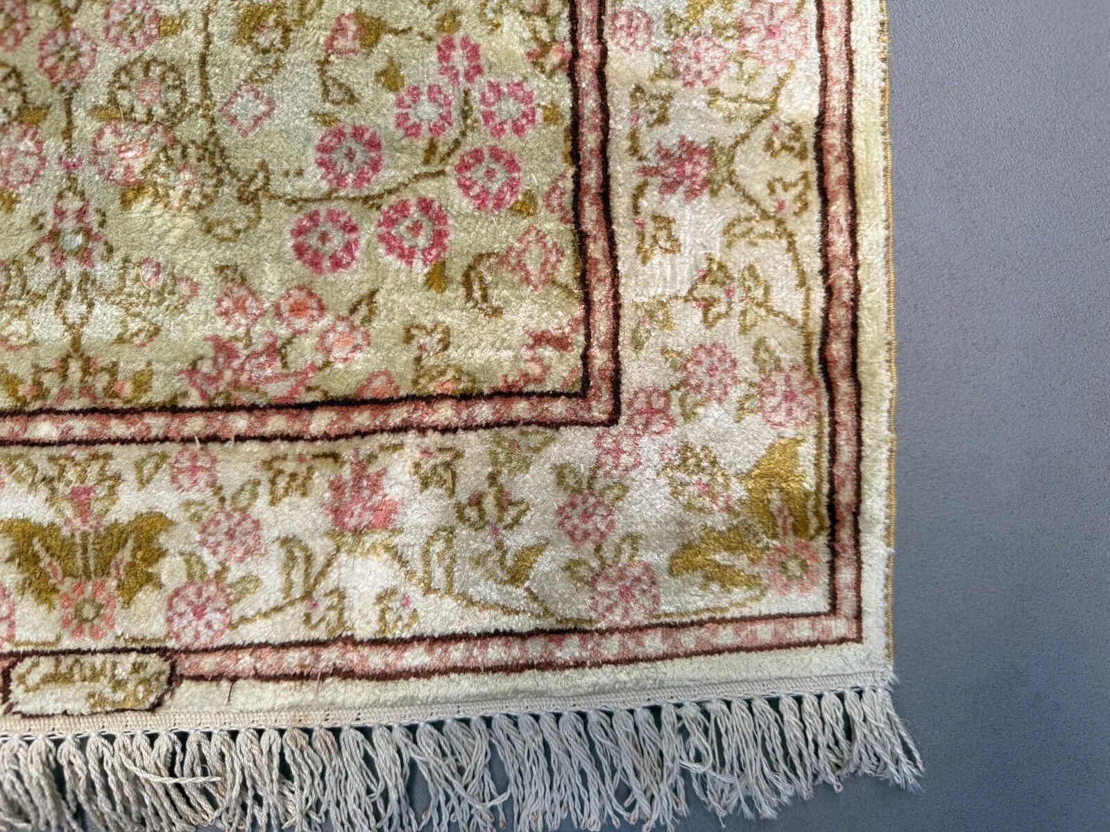 Vintage Turkish Hereke silk rug floral 53x67cm hand knotted gold pink 2538