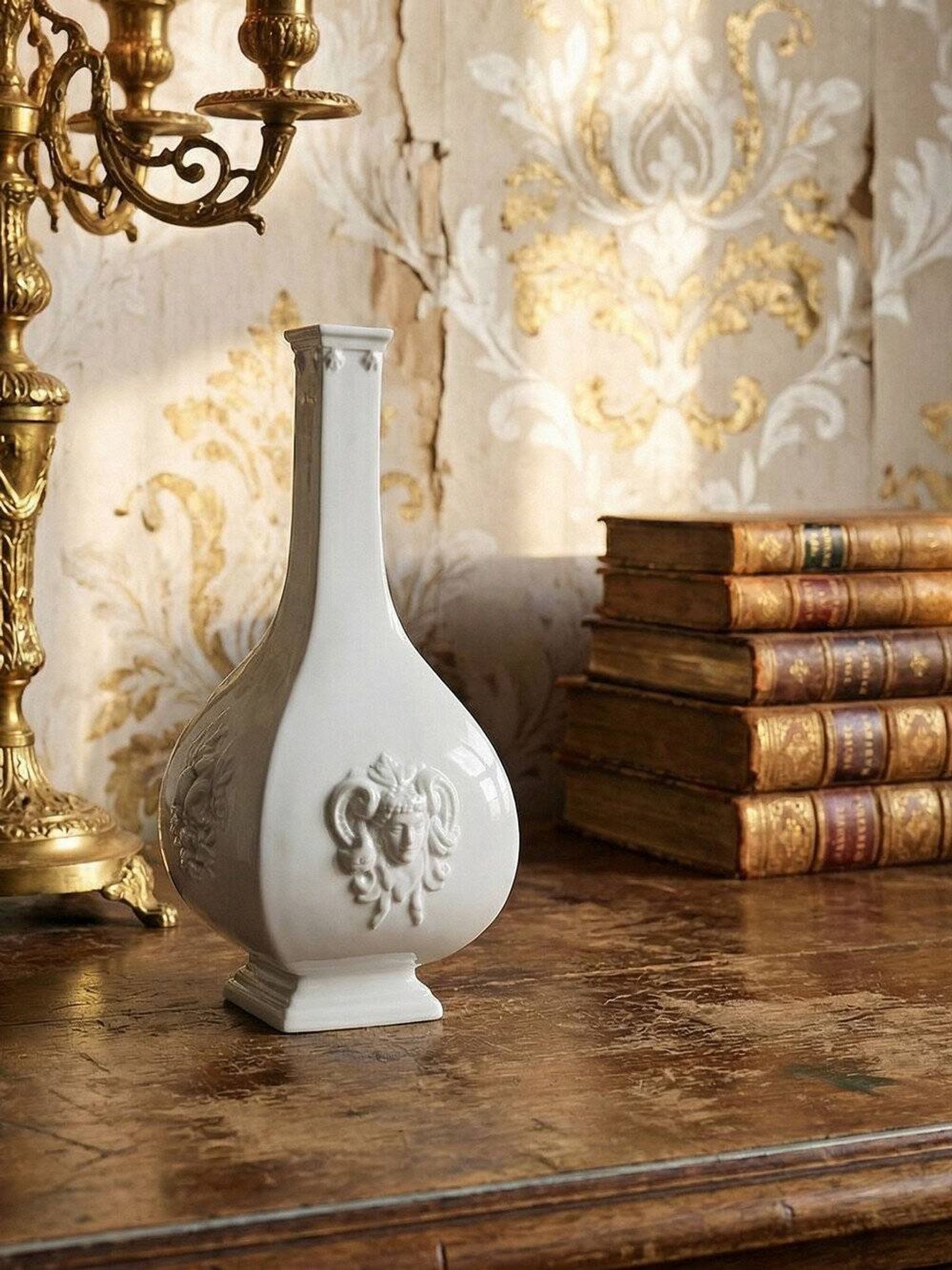 Small Meissen reproduction vase, 1715-1720, by Sheffield & Haviland, Limoges