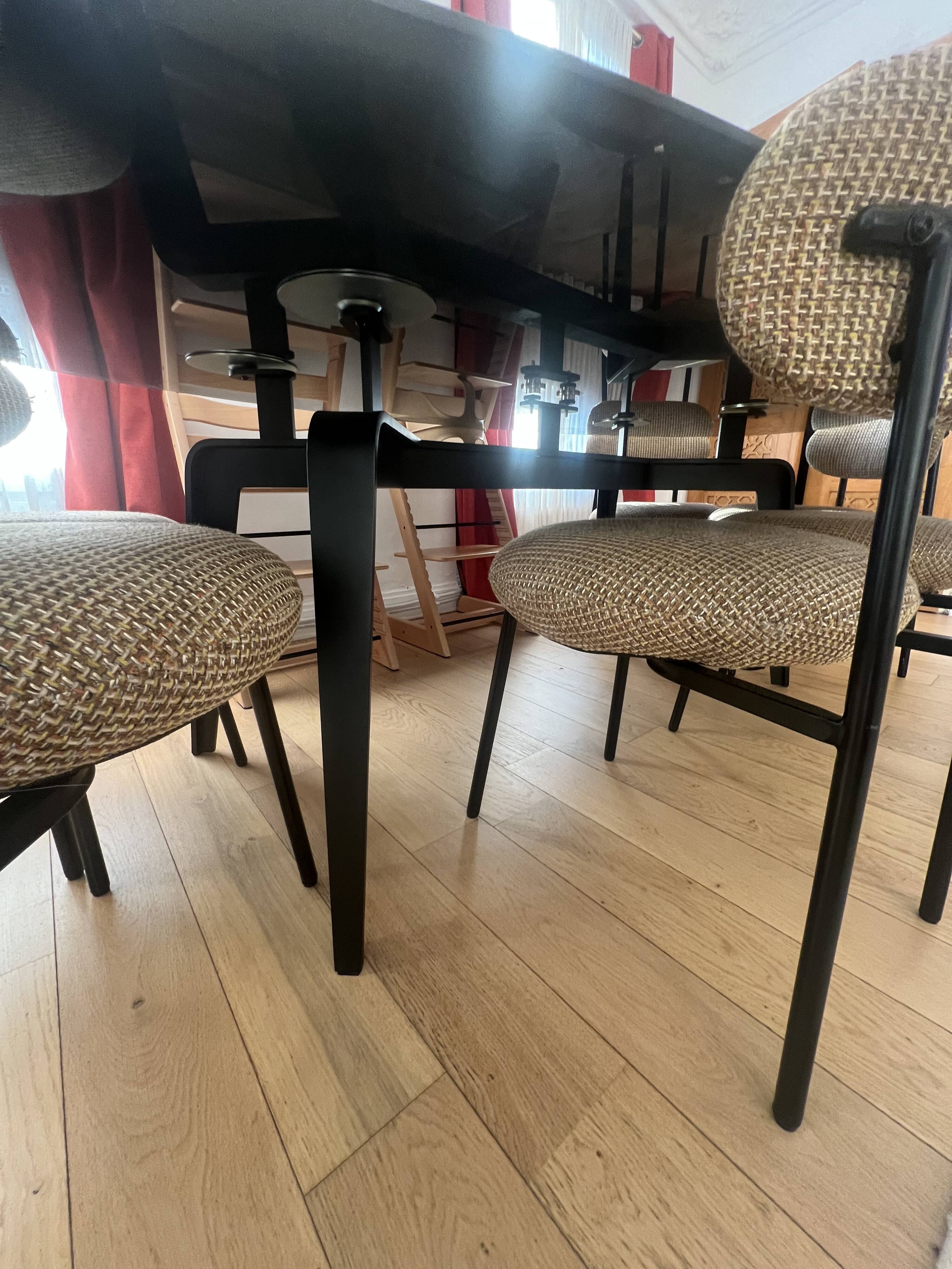 Odessa oval dining table Ligne Roset