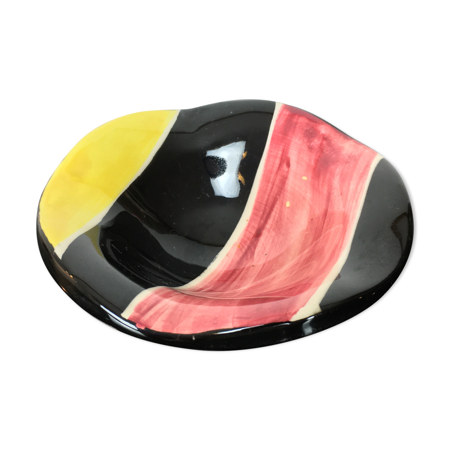 Empty cut ceramic pocket, ashtray