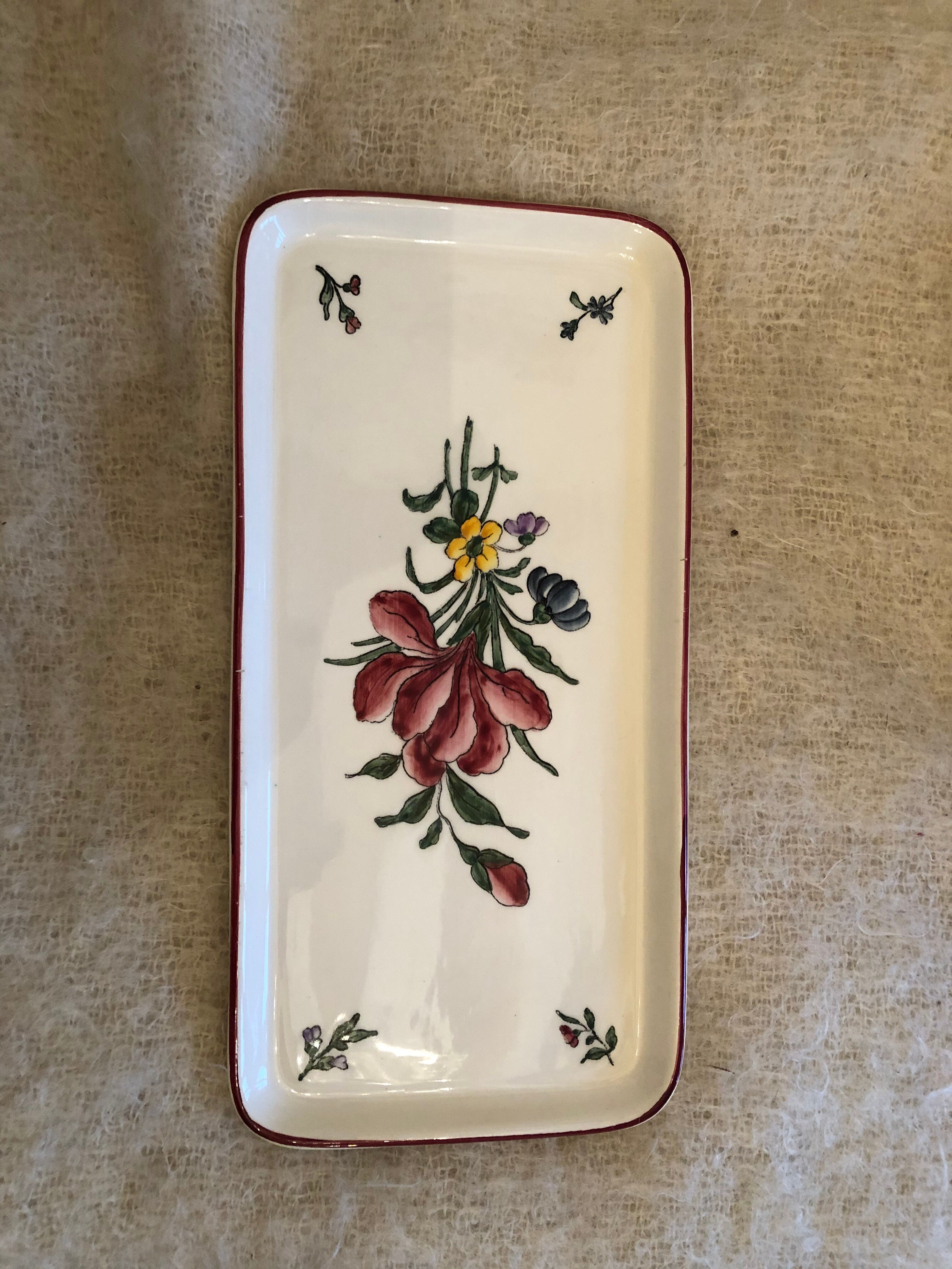 Cake dish