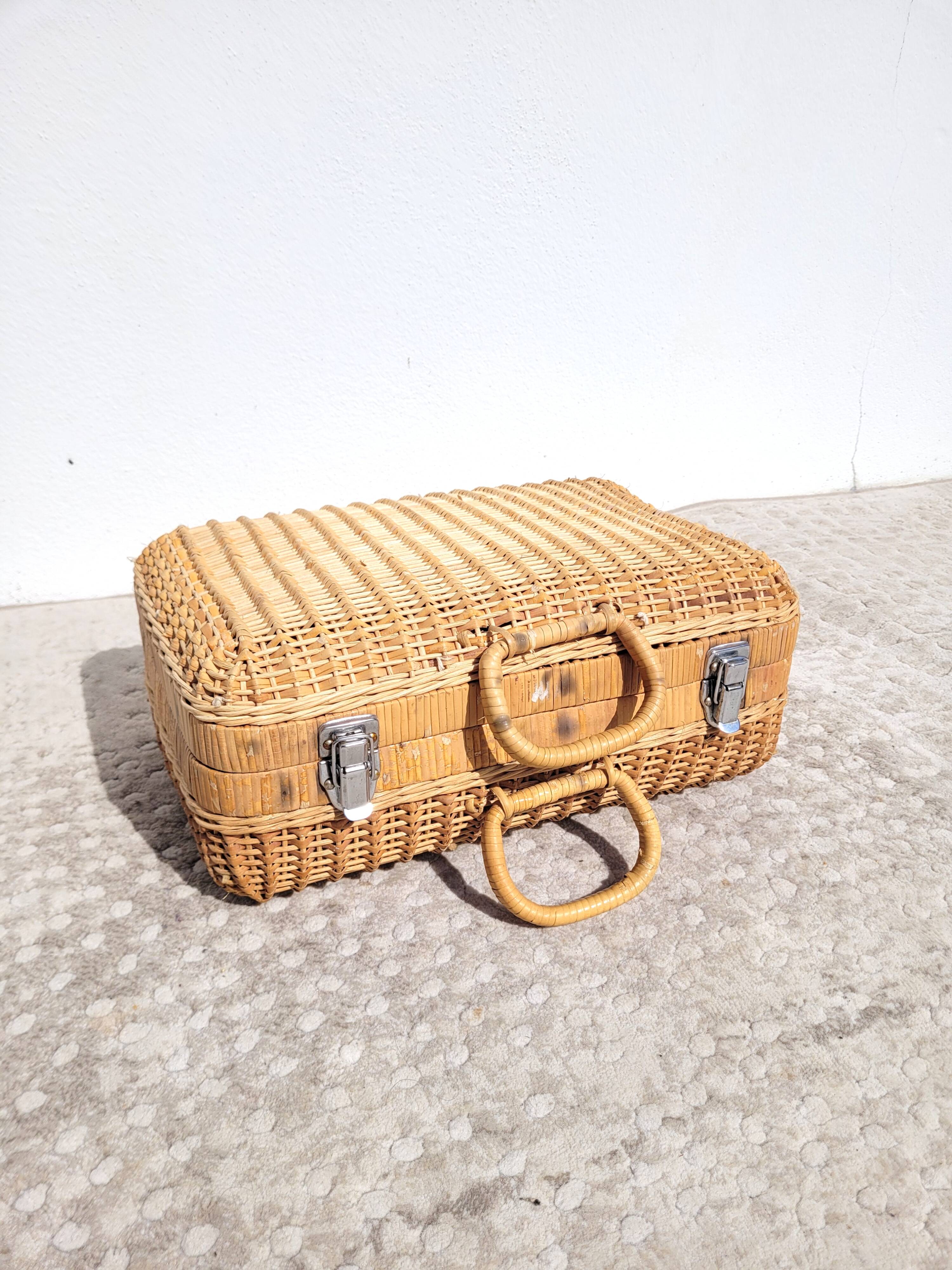 Vintage rattan suitcase 70s