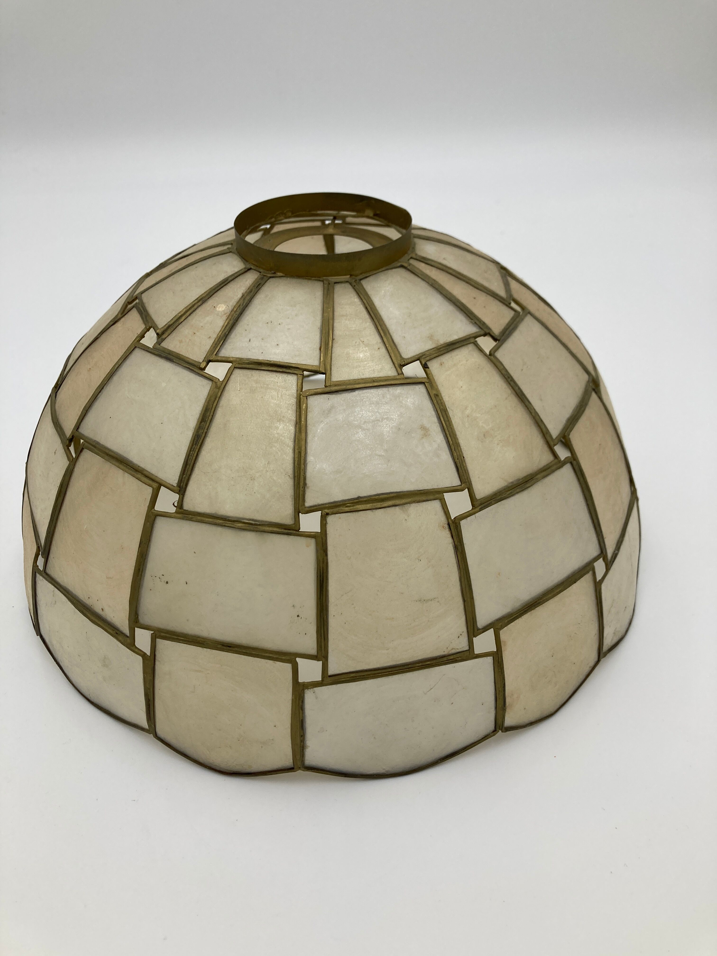Suspension in geometric mother-of-pearl