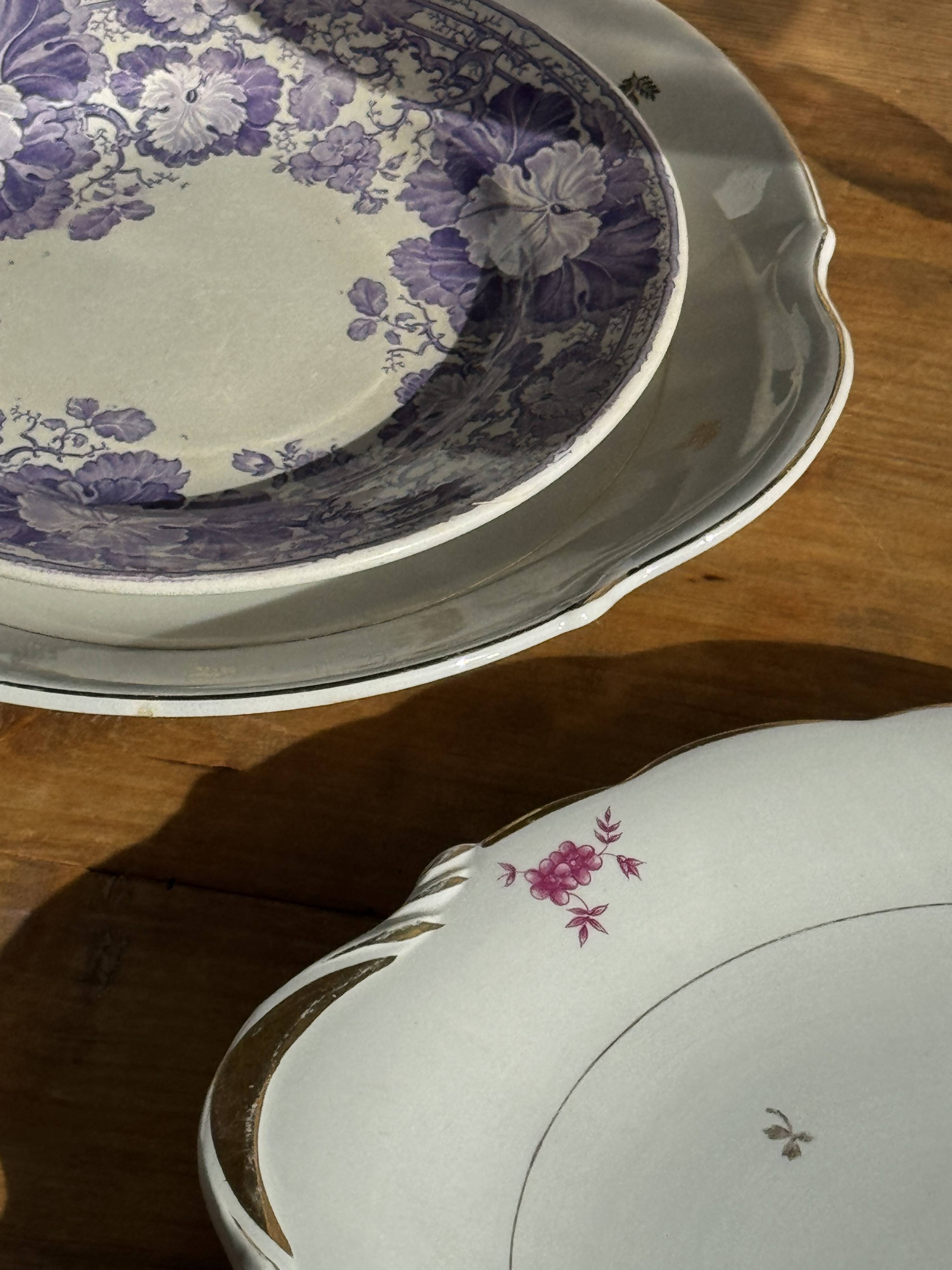 Old pie dish with 2 handles, golden wheat patterns, D28.