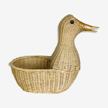 Duck wicker basket