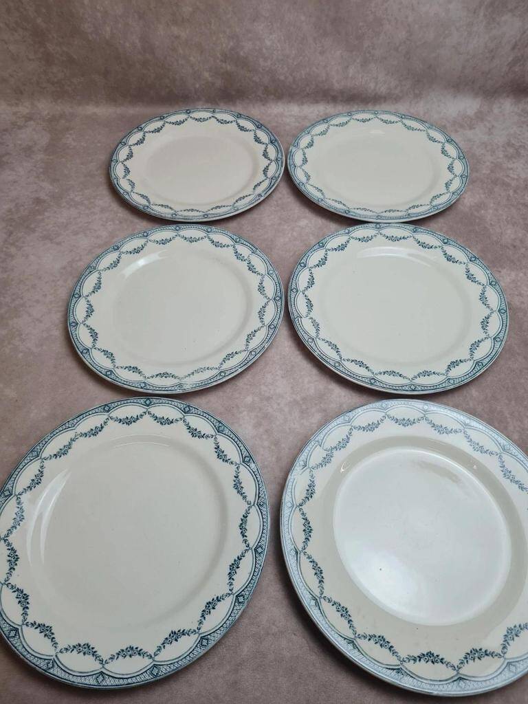 Set of 12 antique Salins "Petit Trianon" blue ironstone dinner plates.